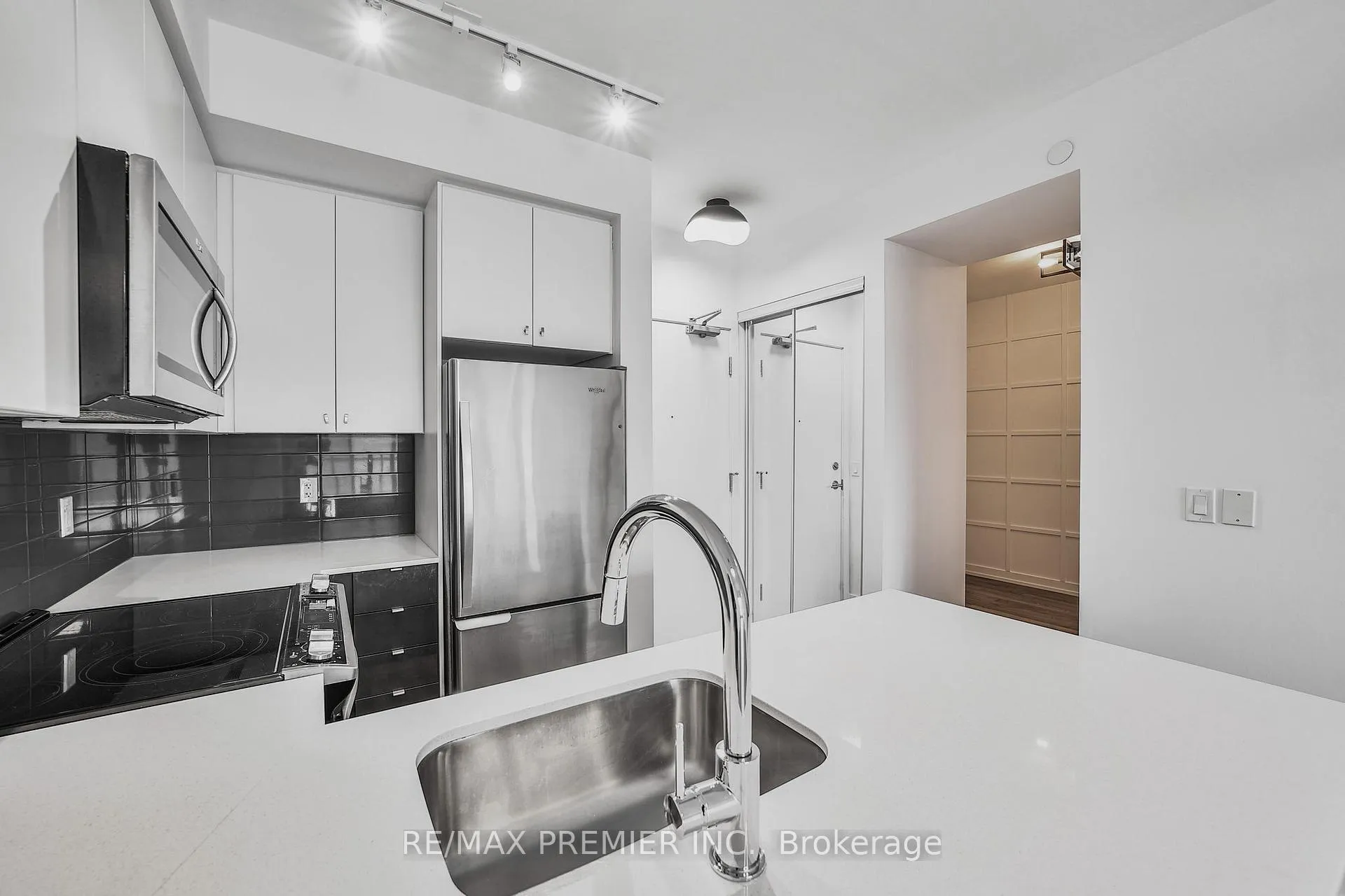 Photo 9 of Unit 338, 555 William Graham Drive, Aurora, Rural Aurora — HOMEH