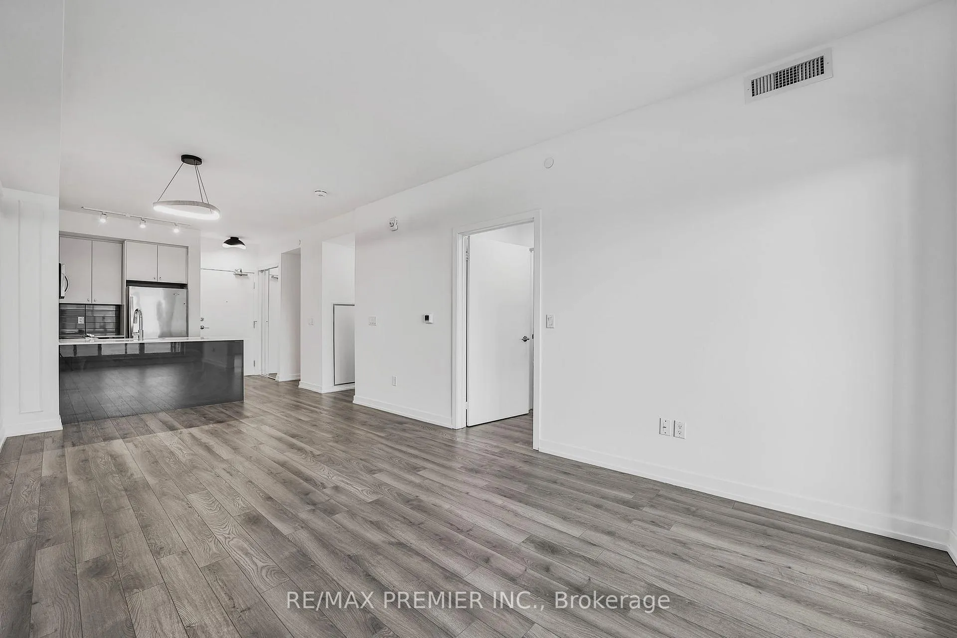 Photo 13 of Unit 338, 555 William Graham Drive, Aurora, Rural Aurora — HOMEH