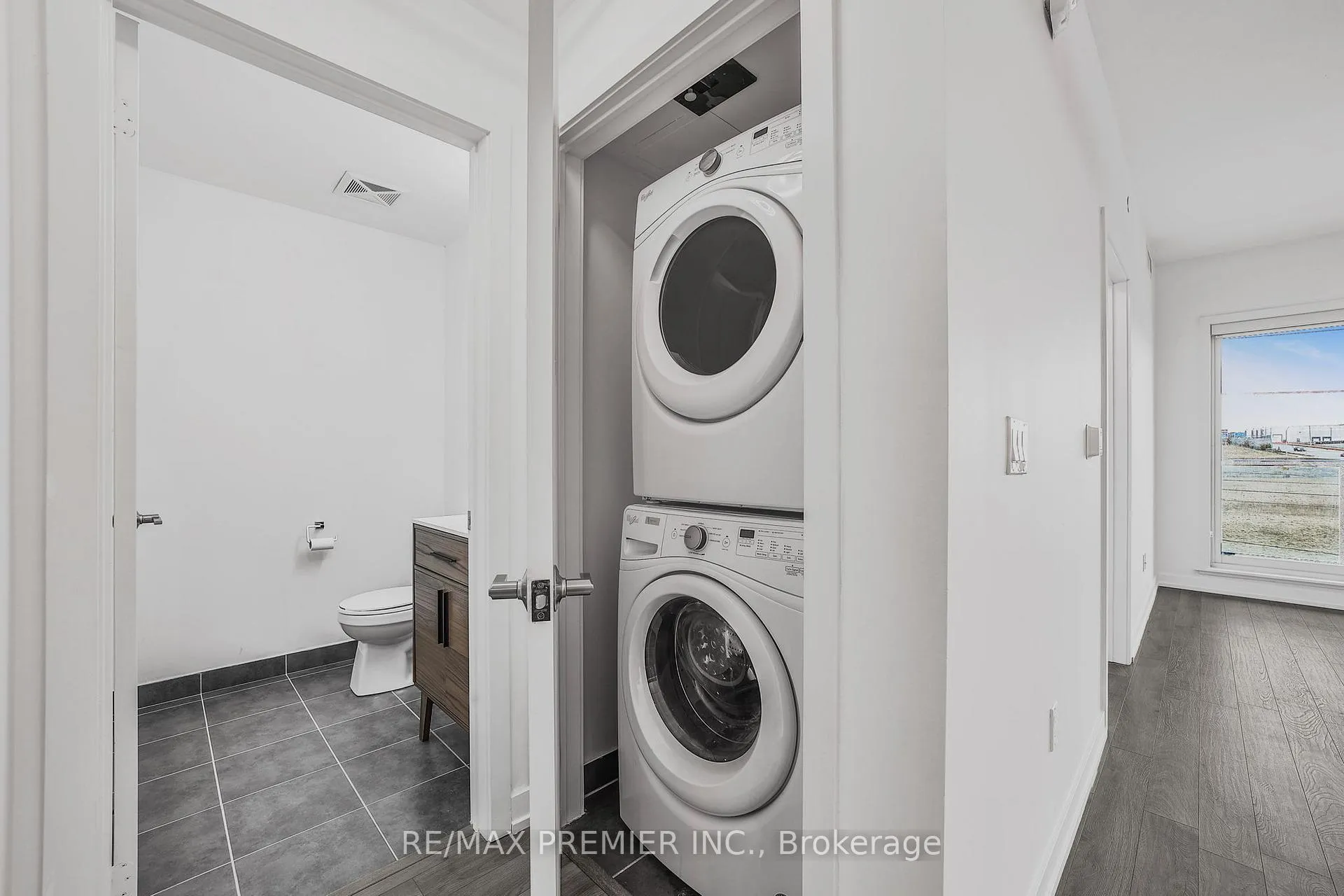 Photo 15 of Unit 338, 555 William Graham Drive, Aurora, Rural Aurora — HOMEH