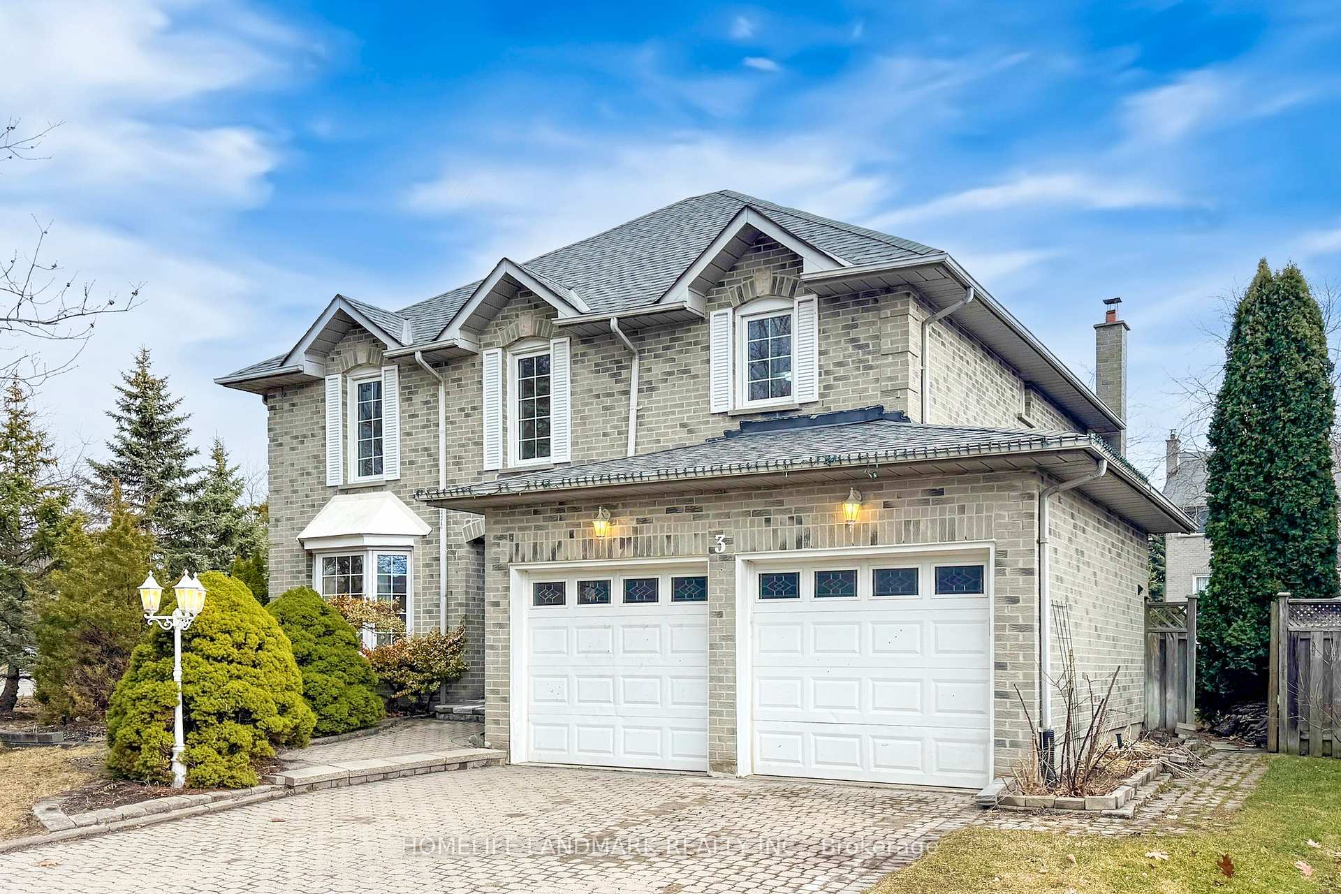 Photo 2 of 3 Vale Crescent, Ajax, South West — HOMEH