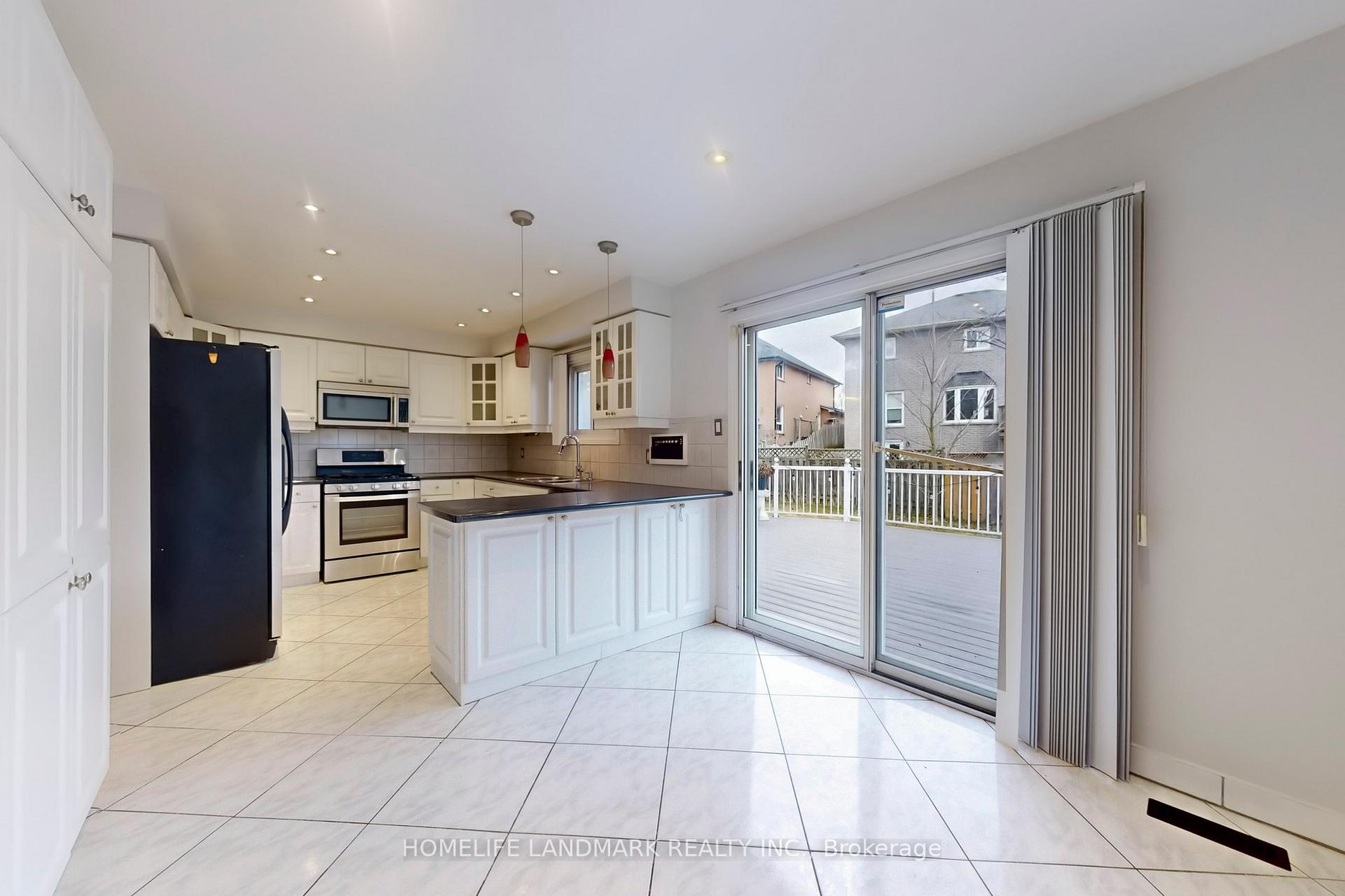 Photo 7 of 3 Vale Crescent, Ajax, South West — HOMEH