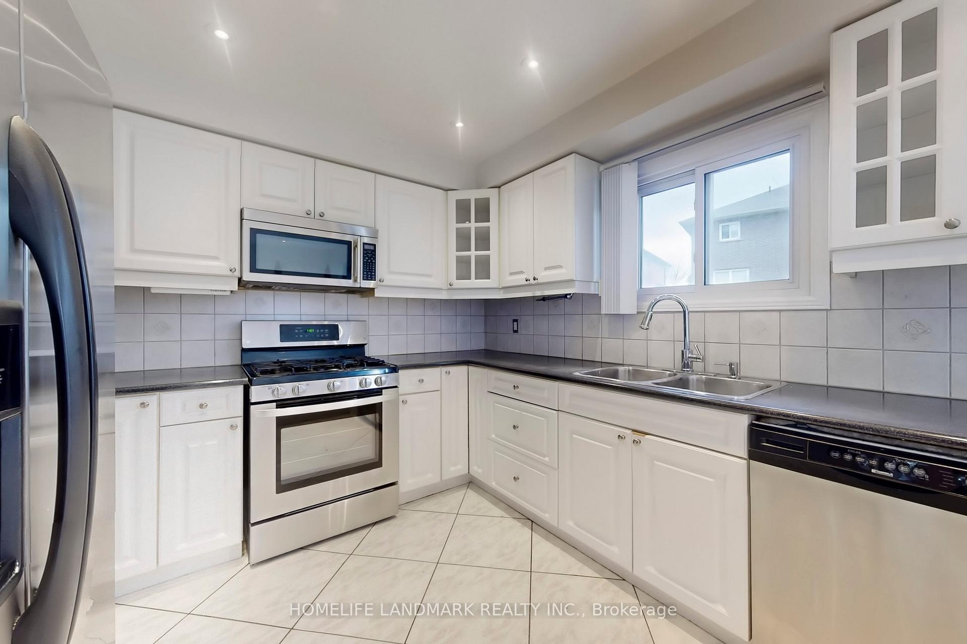 Photo 10 of 3 Vale Crescent, Ajax, South West — HOMEH