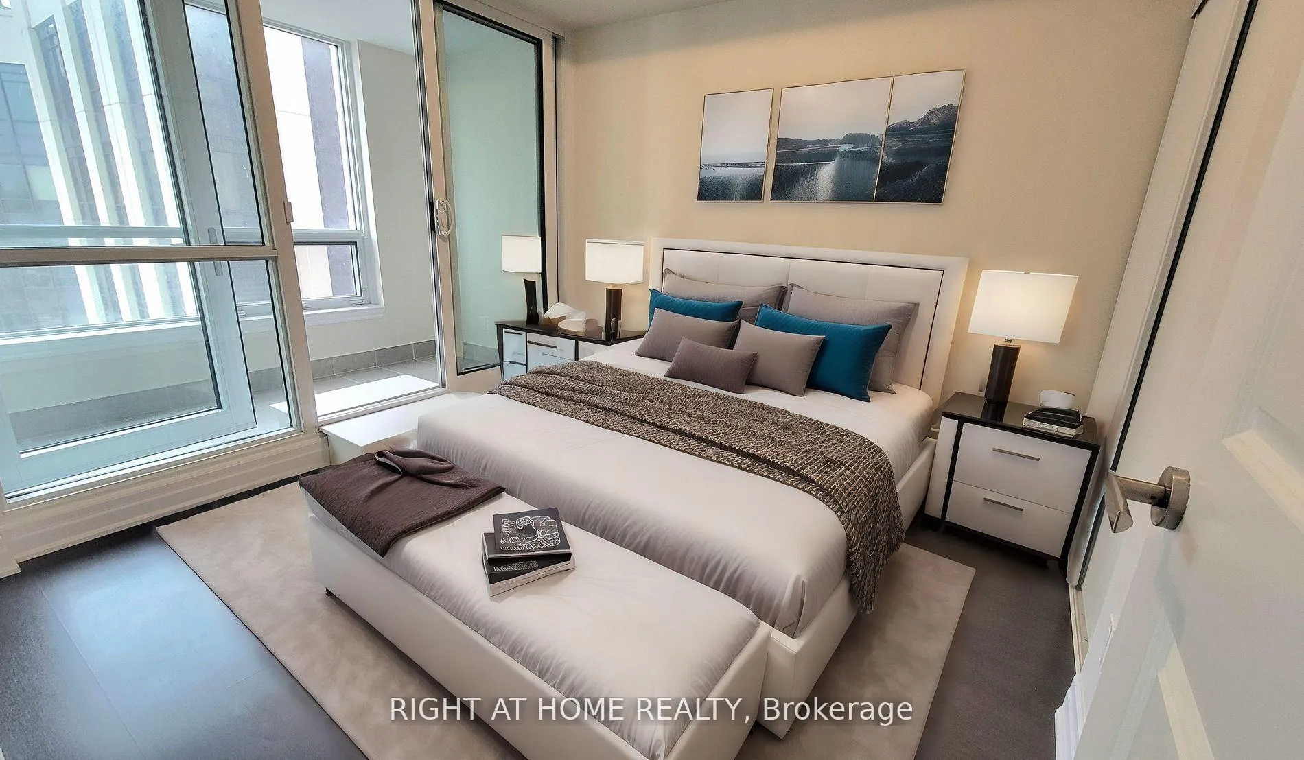 Photo 3 of Unit 506, 9085 Jane Street, Vaughan, Concord — HOMEH
