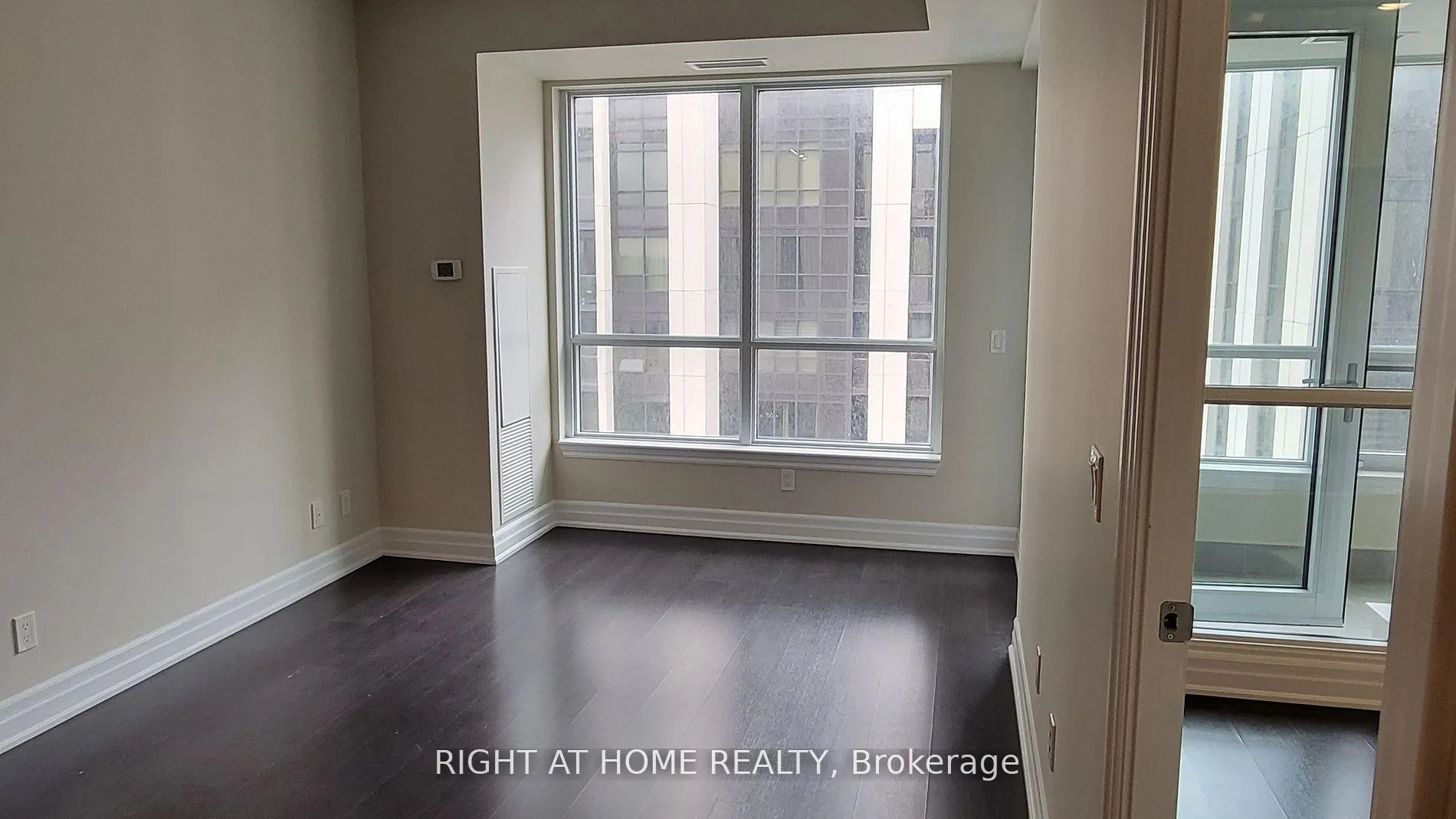 Photo 6 of Unit 506, 9085 Jane Street, Vaughan, Concord — HOMEH