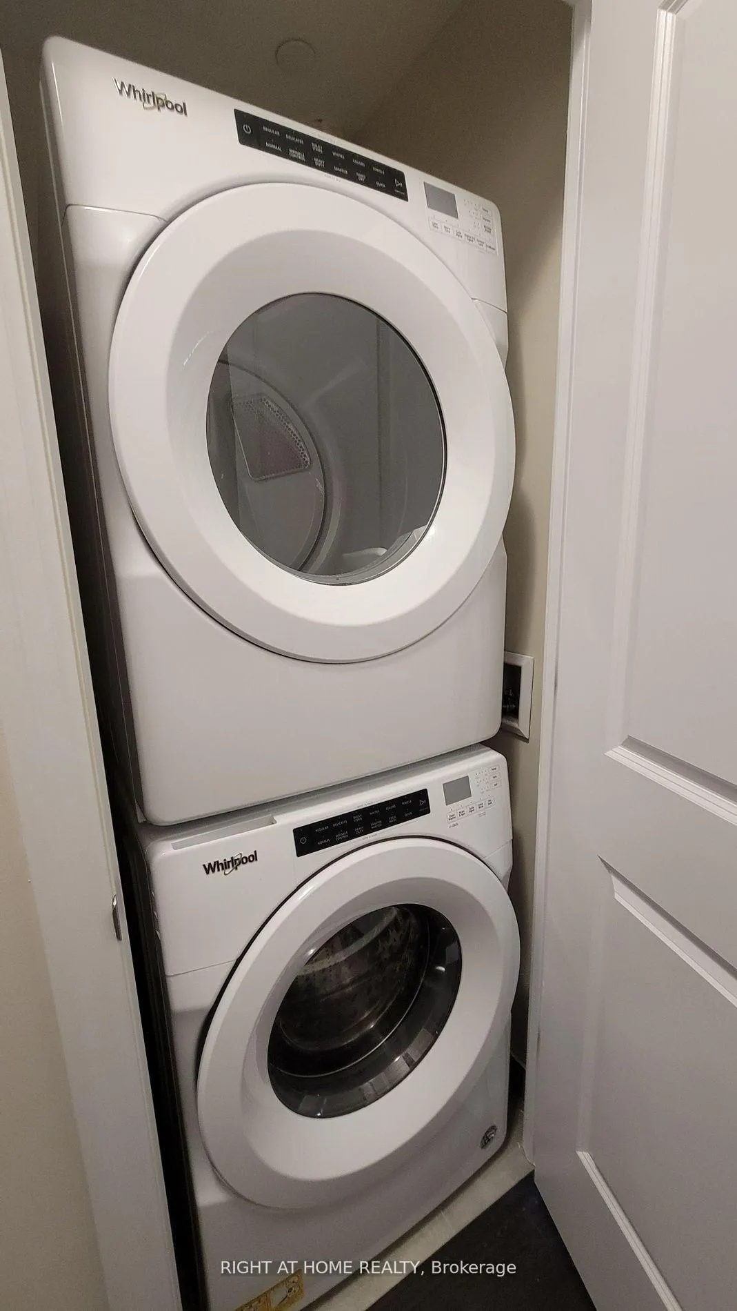 Photo 9 of Unit 506, 9085 Jane Street, Vaughan, Concord — HOMEH