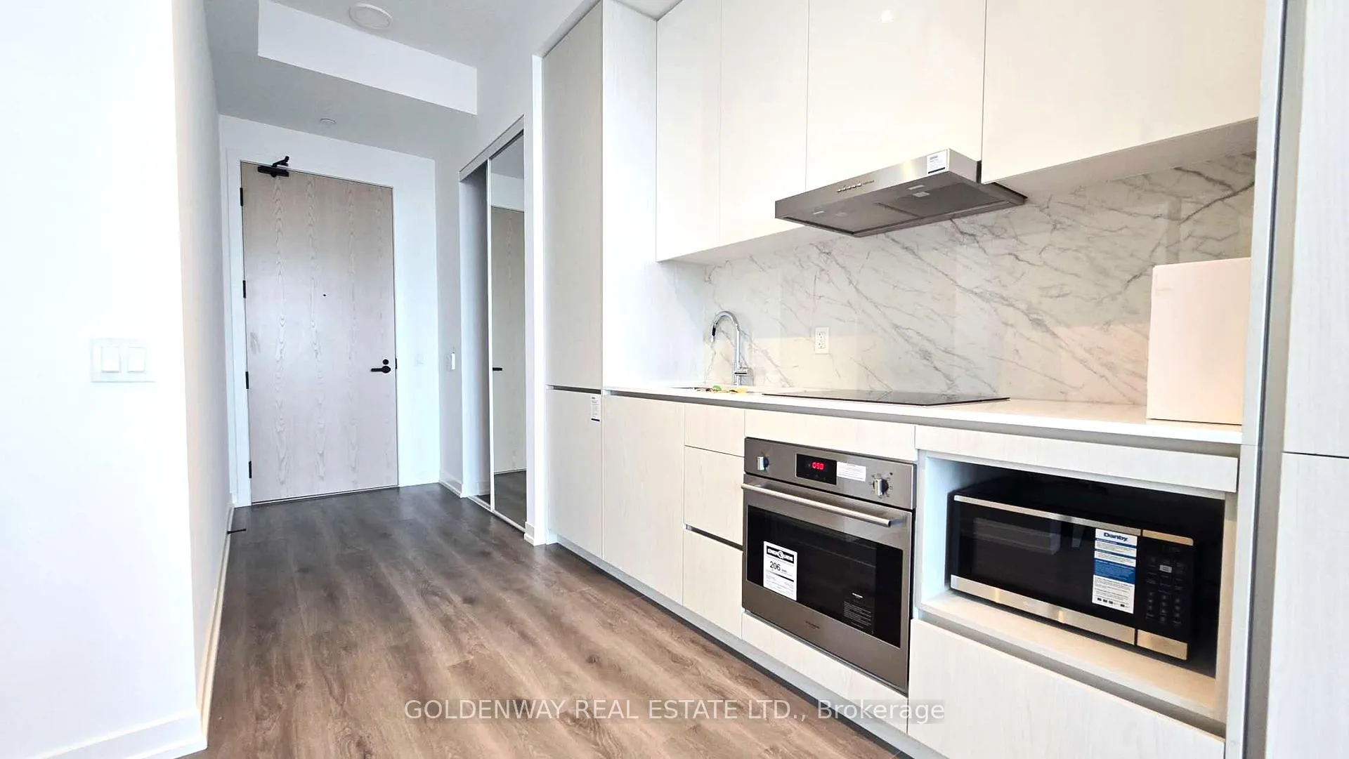 Photo 5 of Unit 707, 28 Interchange Way, Vaughan, Vaughan Corporate Centre — HOMEH