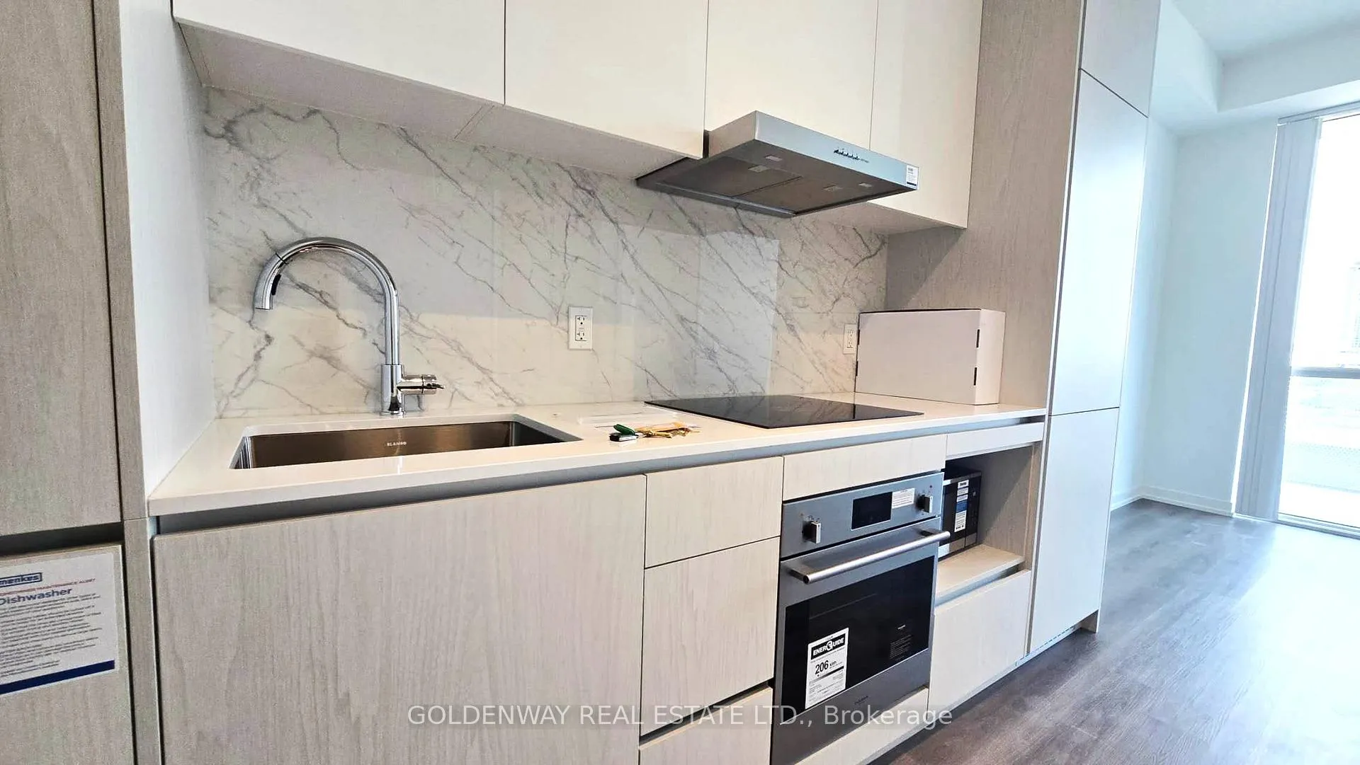 Photo 6 of Unit 707, 28 Interchange Way, Vaughan, Vaughan Corporate Centre — HOMEH