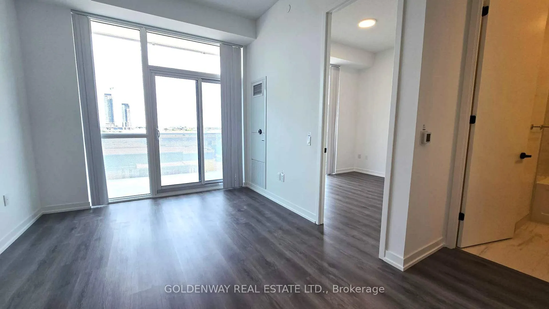 Photo 7 of Unit 707, 28 Interchange Way, Vaughan, Vaughan Corporate Centre — HOMEH