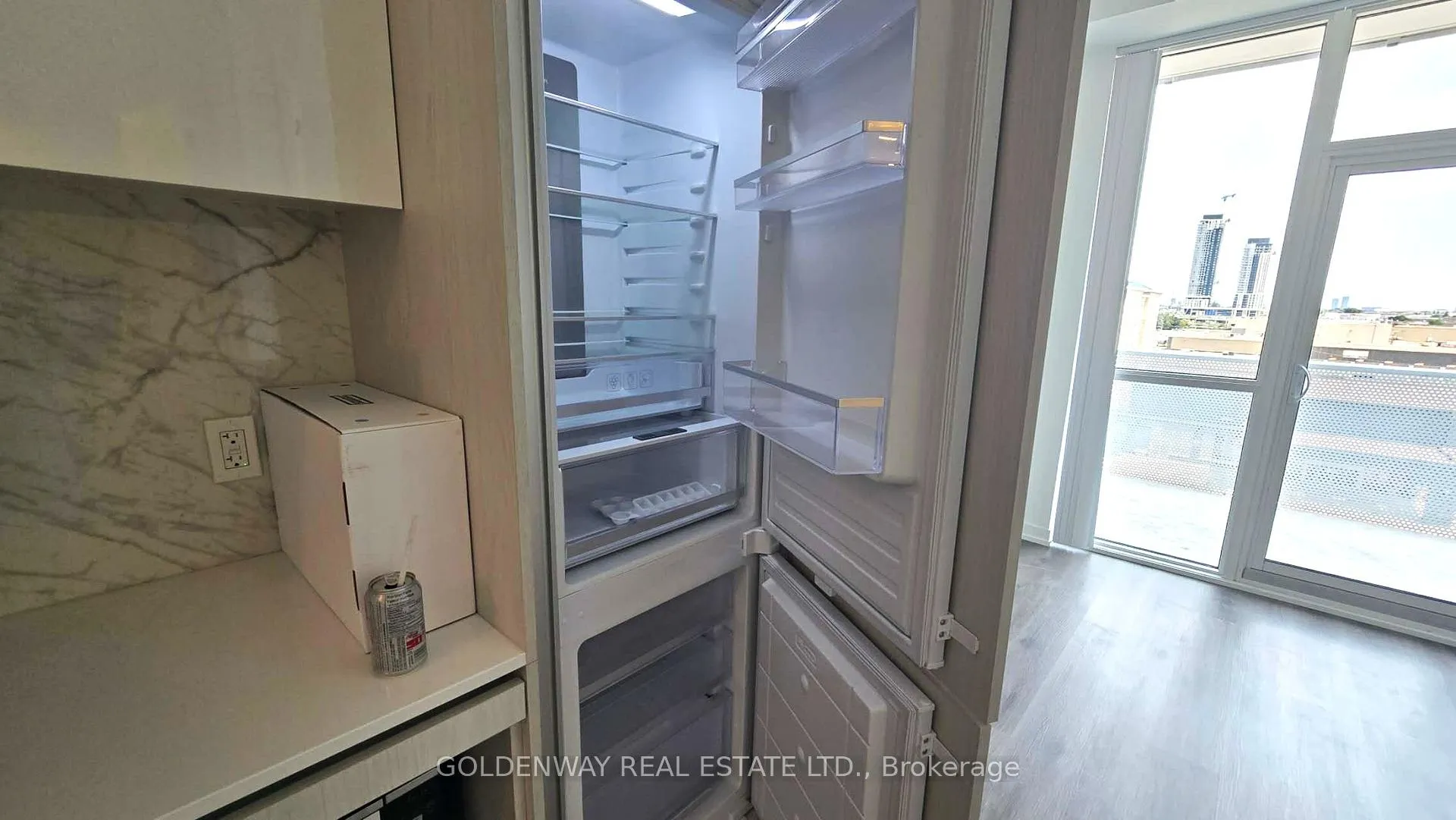 Photo 9 of Unit 707, 28 Interchange Way, Vaughan, Vaughan Corporate Centre — HOMEH