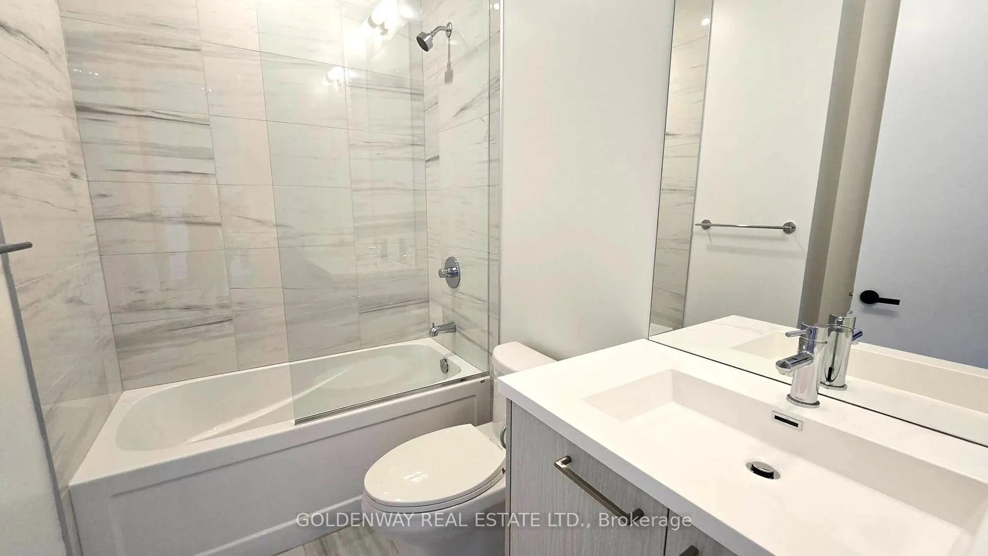 Photo 11 of Unit 707, 28 Interchange Way, Vaughan, Vaughan Corporate Centre — HOMEH