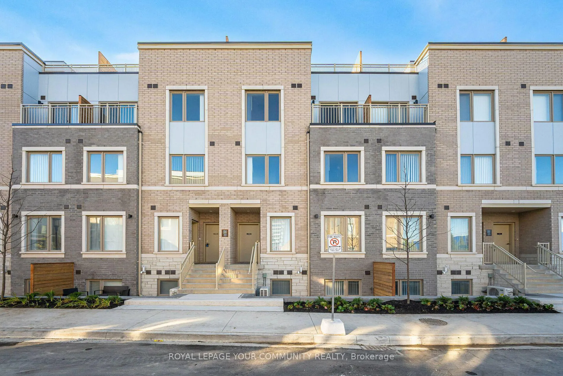 Photo 1 of Unit TH262, 150 Honeycrisp Crescent, Vaughan, Vaughan Corporate Centre — HOMEH