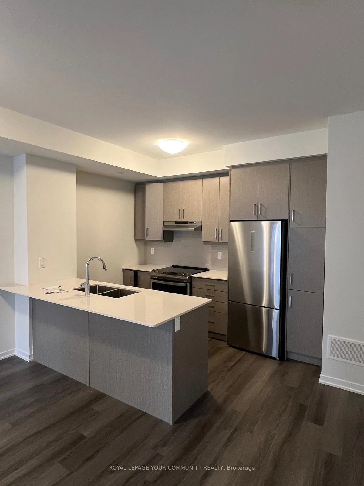Photo 6 of Unit TH262, 150 Honeycrisp Crescent, Vaughan, Vaughan Corporate Centre — HOMEH