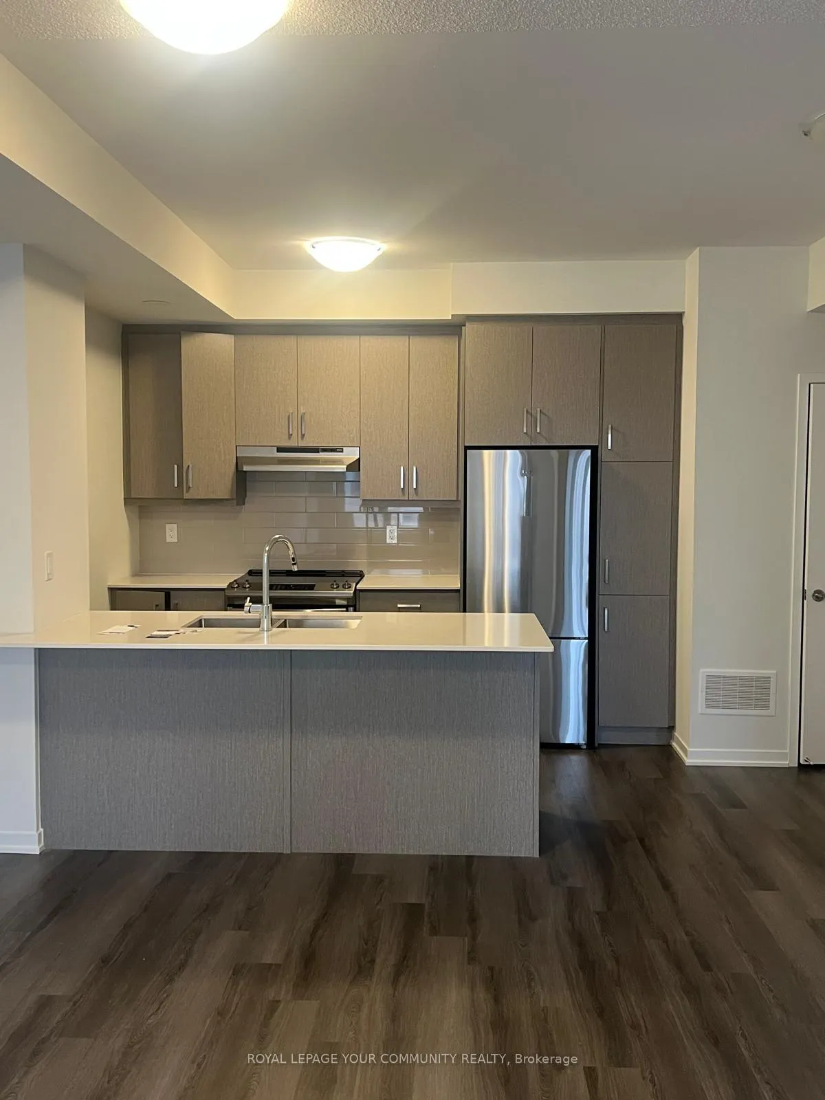 Photo 9 of Unit TH262, 150 Honeycrisp Crescent, Vaughan, Vaughan Corporate Centre — HOMEH