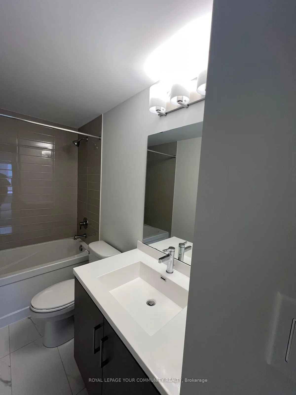 Photo 22 of Unit TH262, 150 Honeycrisp Crescent, Vaughan, Vaughan Corporate Centre — HOMEH
