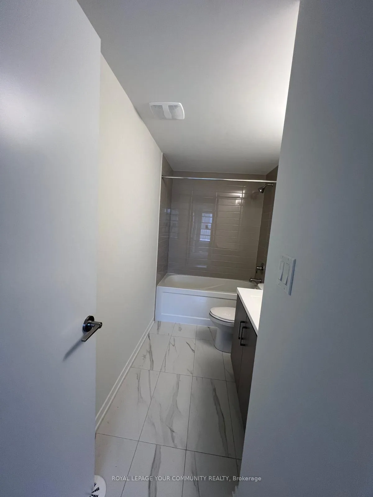 Photo 23 of Unit TH262, 150 Honeycrisp Crescent, Vaughan, Vaughan Corporate Centre — HOMEH