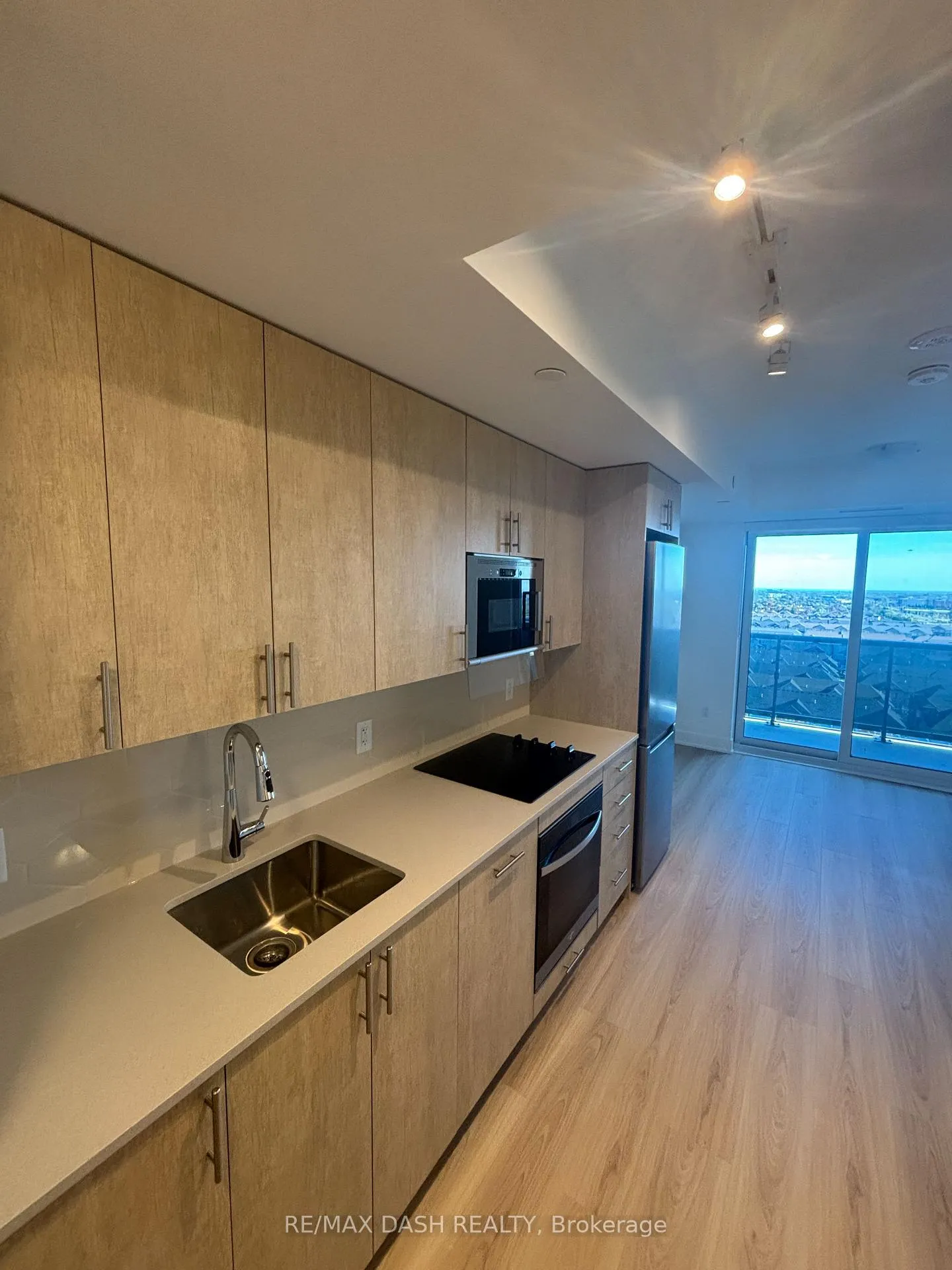 Photo 4 of Unit 1142, 2545 Simcoe Street N, Oshawa, Windfields — HOMEH