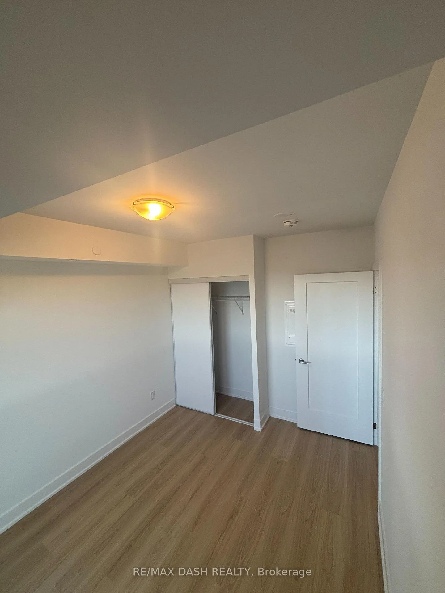 Photo 6 of Unit 1142, 2545 Simcoe Street N, Oshawa, Windfields — HOMEH