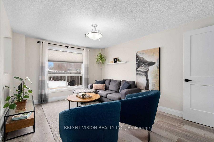 Photo 4 of 75 Larkin Drive, Barrie, 400 North — HOMEH