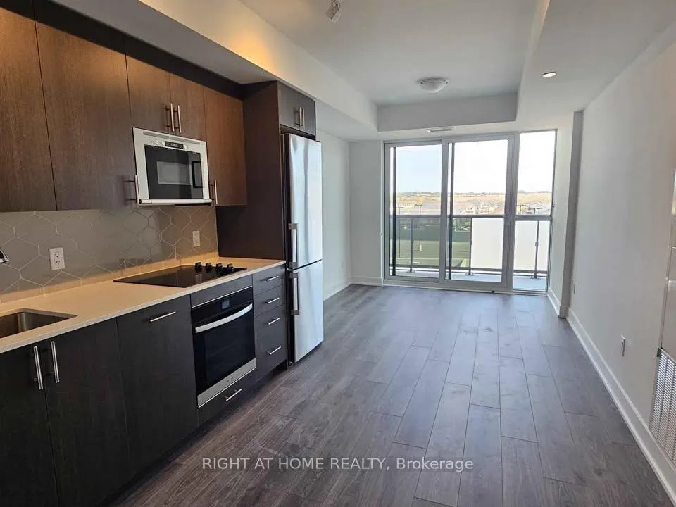 Front of Unit 602, 2545 Simcoe Street N