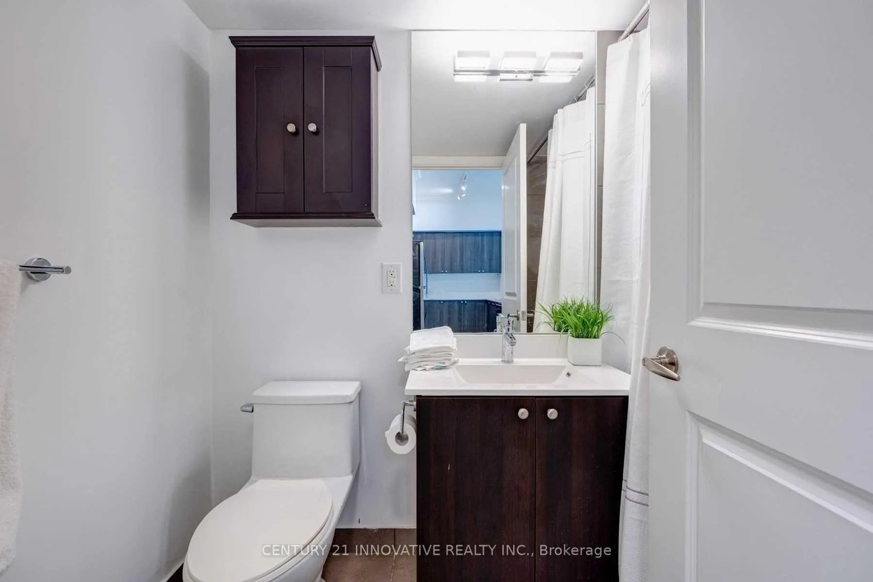 Photo 4 of Unit 1507, 1235 Bayly Street, Pickering, Bay Ridges — HOMEH