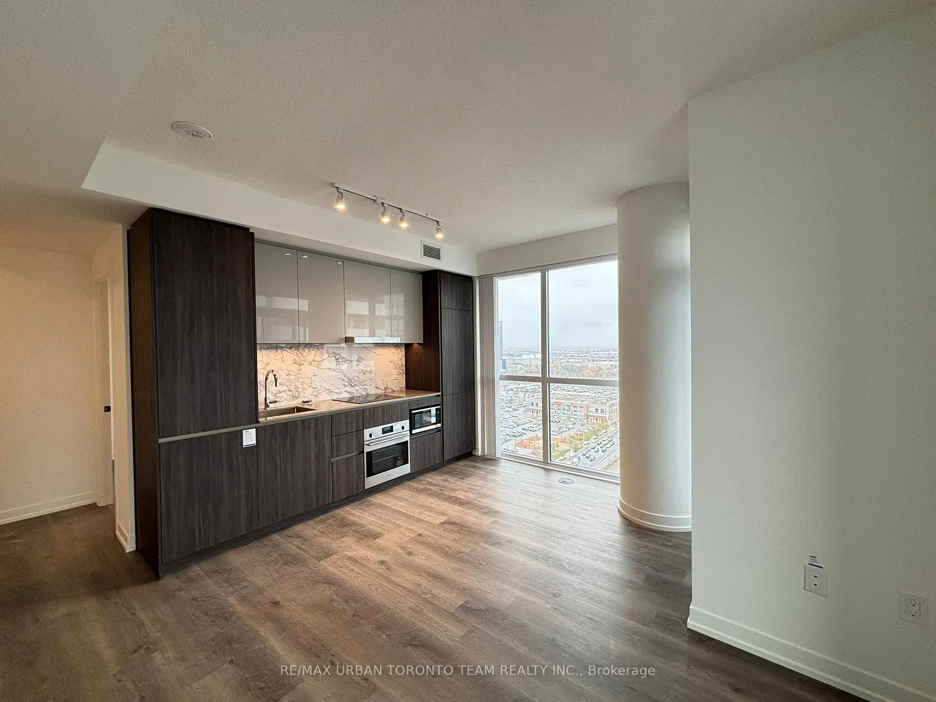 Photo 5 of Unit 2309, 8 Interchange Way, Vaughan, Vaughan Corporate Centre — HOMEH