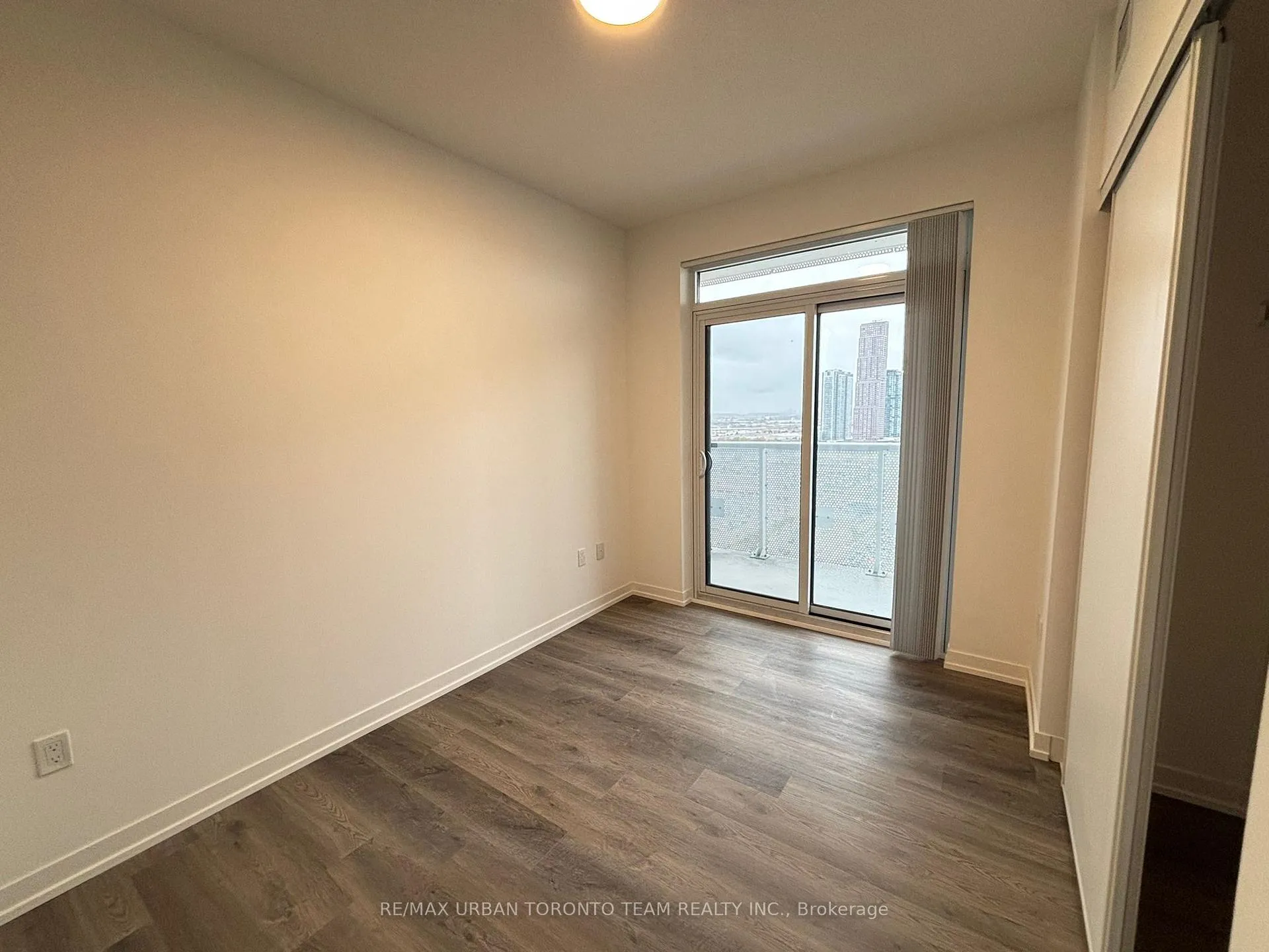 Photo 10 of Unit 2309, 8 Interchange Way, Vaughan, Vaughan Corporate Centre — HOMEH