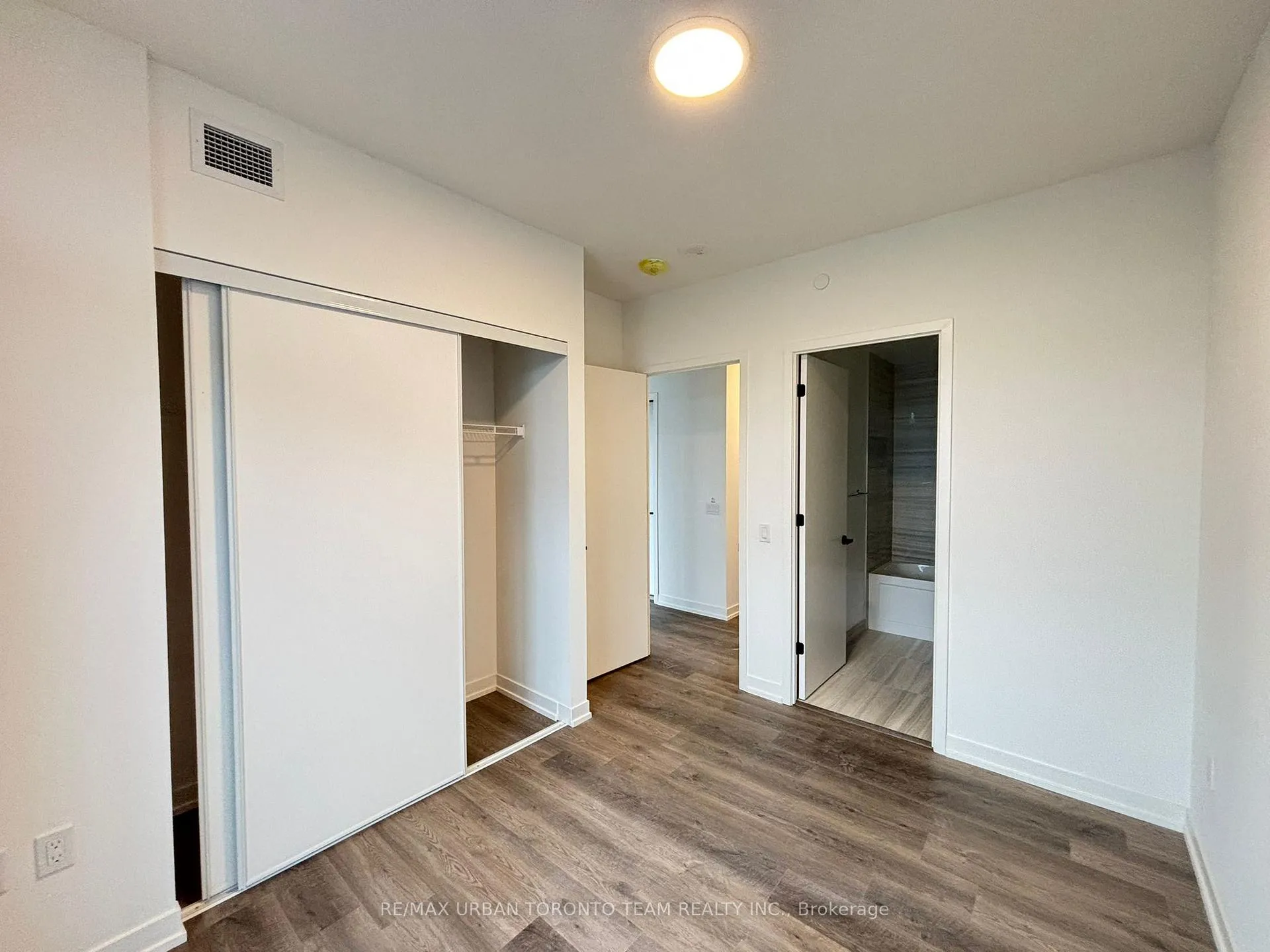 Photo 13 of Unit 2309, 8 Interchange Way, Vaughan, Vaughan Corporate Centre — HOMEH