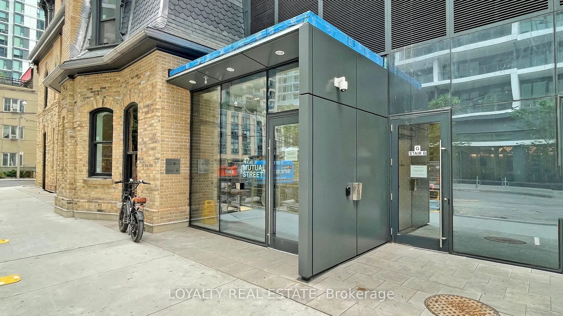 Photo 3 of Unit 2208, 47 Mutual Street, Toronto, Church-Yonge Corridor — HOMEH
