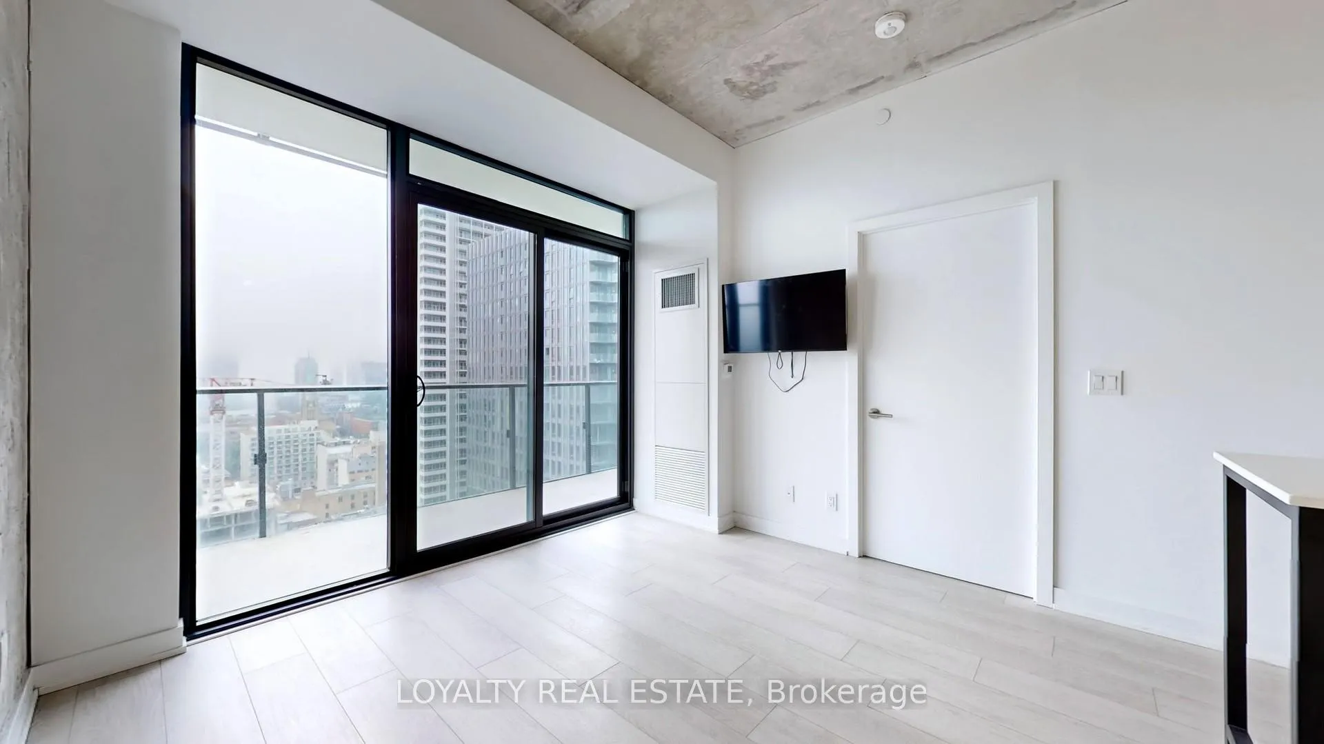 Photo 6 of Unit 2208, 47 Mutual Street, Toronto, Church-Yonge Corridor — HOMEH