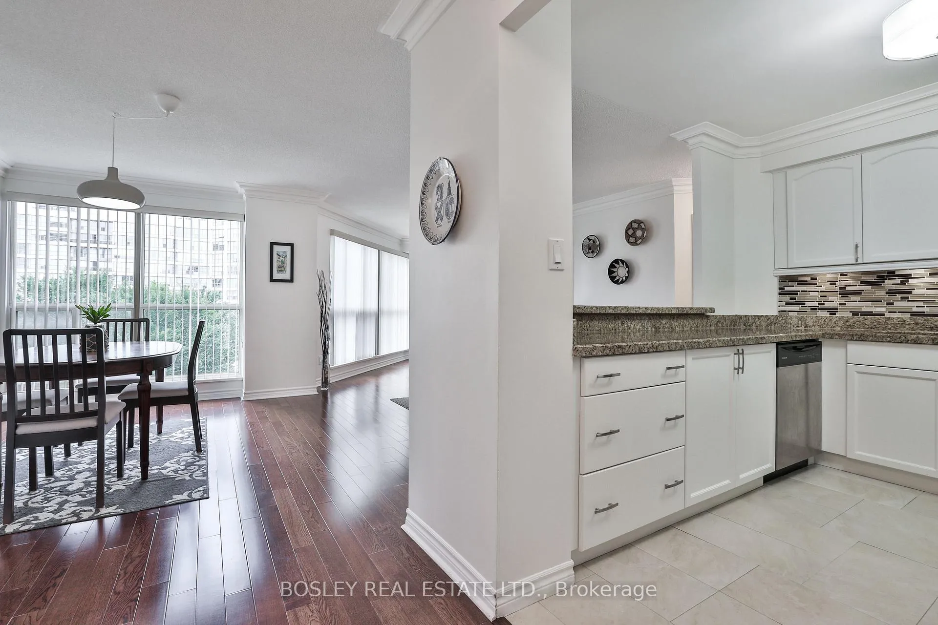 Front of Unit 420, 2267 Lake Shore Boulevard