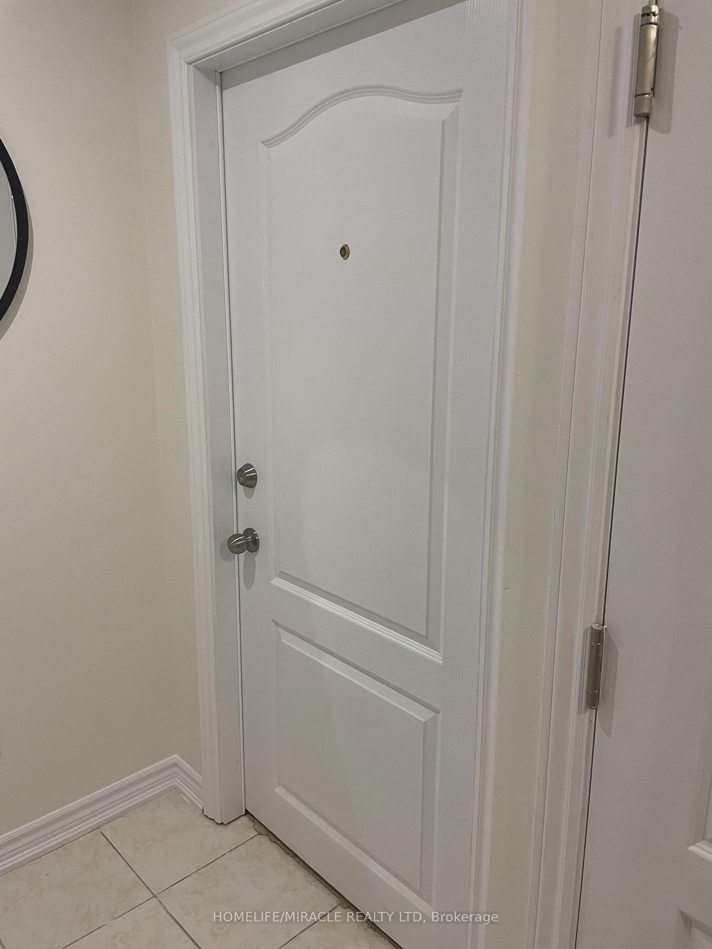 Photo 6 of 28 Aylesbury Drive, Brampton, Northwest Brampton — HOMEH