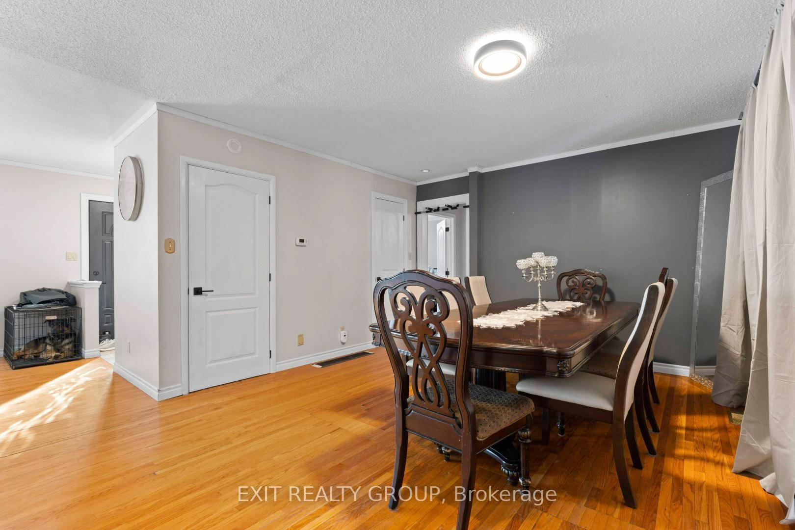 Photo 6 of 4 Walden Circle, Belleville, Belleville Ward — HOMEH