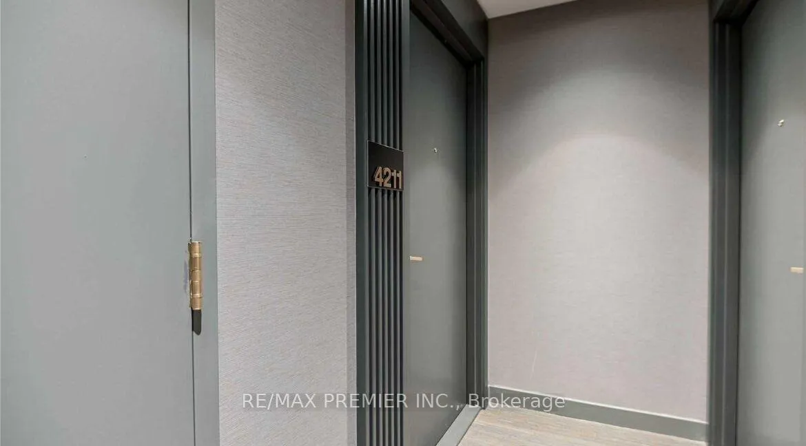 Photo 2 of Unit 4211, 898 Portage Parkway, Vaughan, Vaughan Corporate Centre — HOMEH