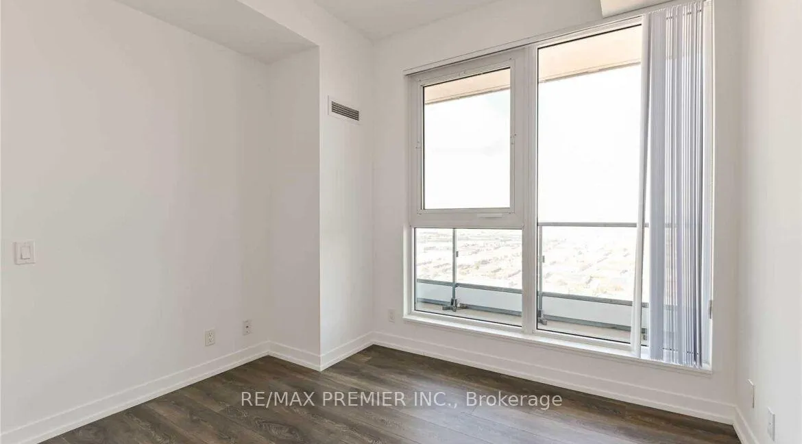 Photo 13 of Unit 4211, 898 Portage Parkway, Vaughan, Vaughan Corporate Centre — HOMEH