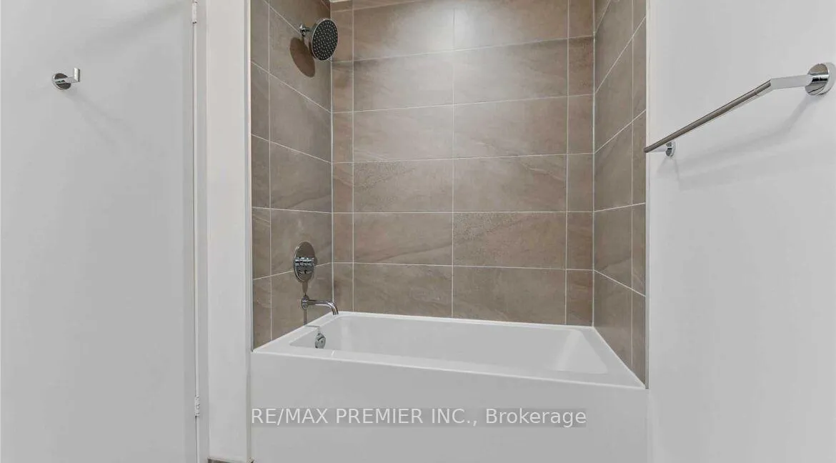 Photo 15 of Unit 4211, 898 Portage Parkway, Vaughan, Vaughan Corporate Centre — HOMEH