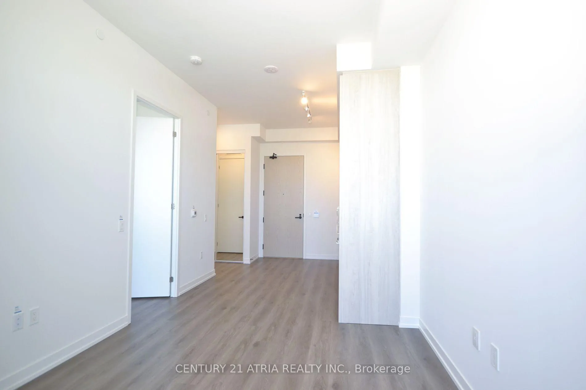 Photo 3 of Unit 3511, 225 Commerce Street, Vaughan, Vaughan Corporate Centre — HOMEH