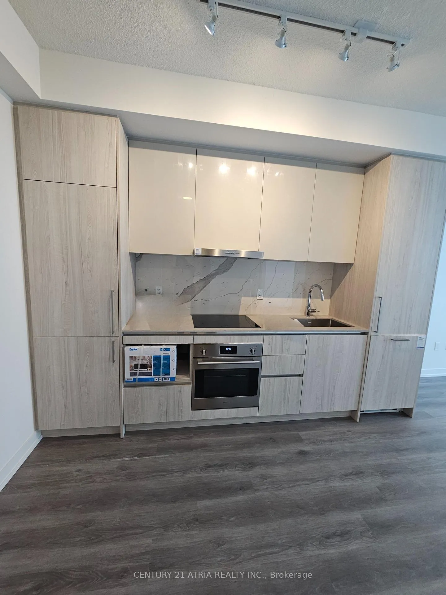 Photo 4 of Unit 3511, 225 Commerce Street, Vaughan, Vaughan Corporate Centre — HOMEH