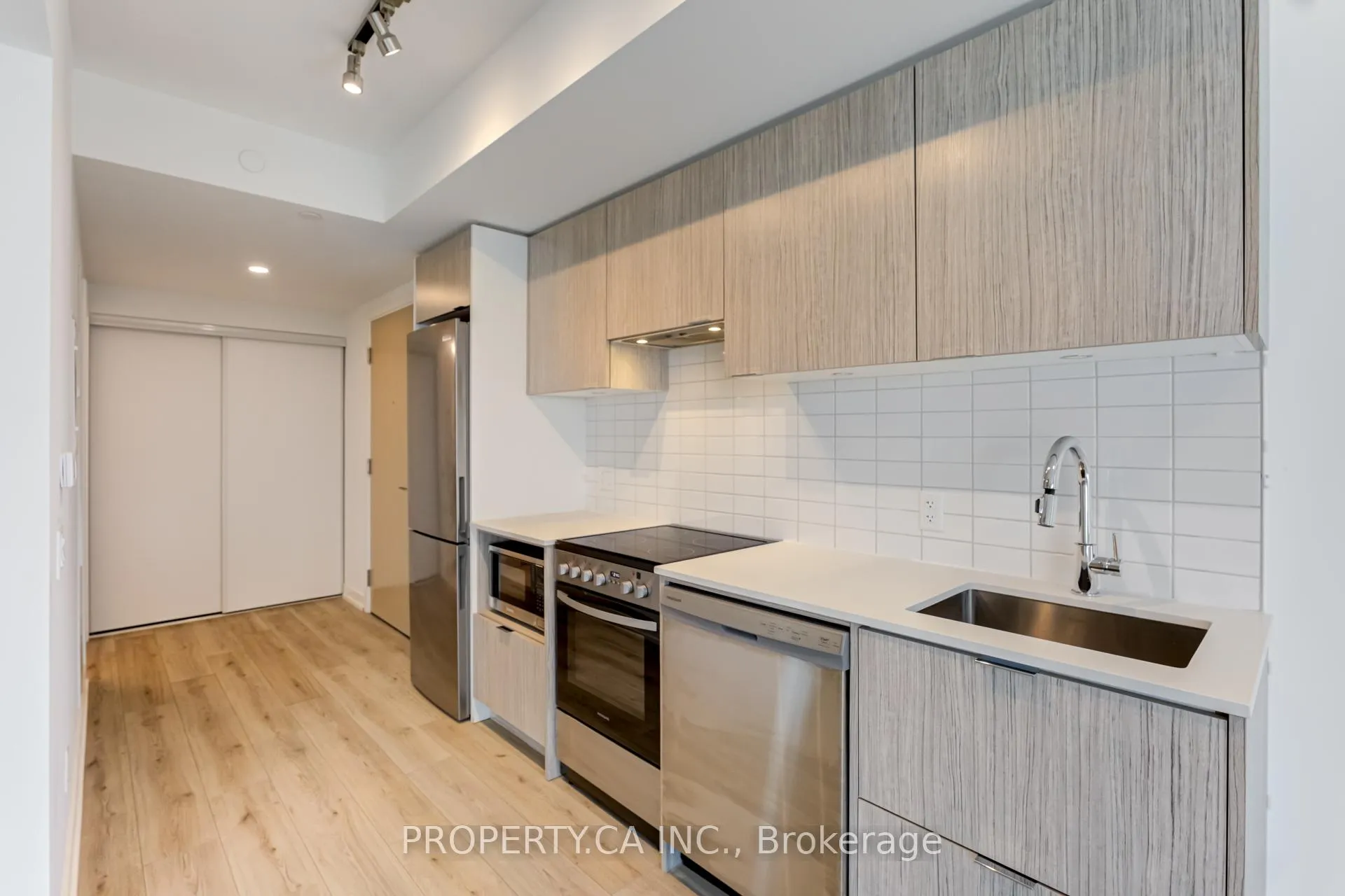 Photo 4 of Unit 3611, 395 Bloor Street E, Toronto, North St. James Town — HOMEH