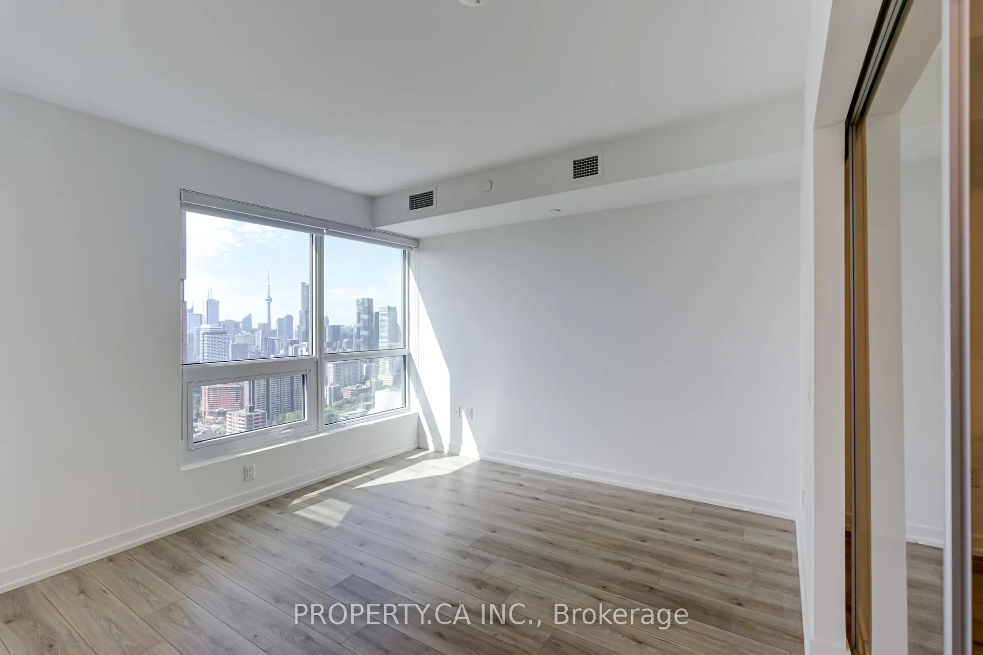 Photo 6 of Unit 3611, 395 Bloor Street E, Toronto, North St. James Town — HOMEH