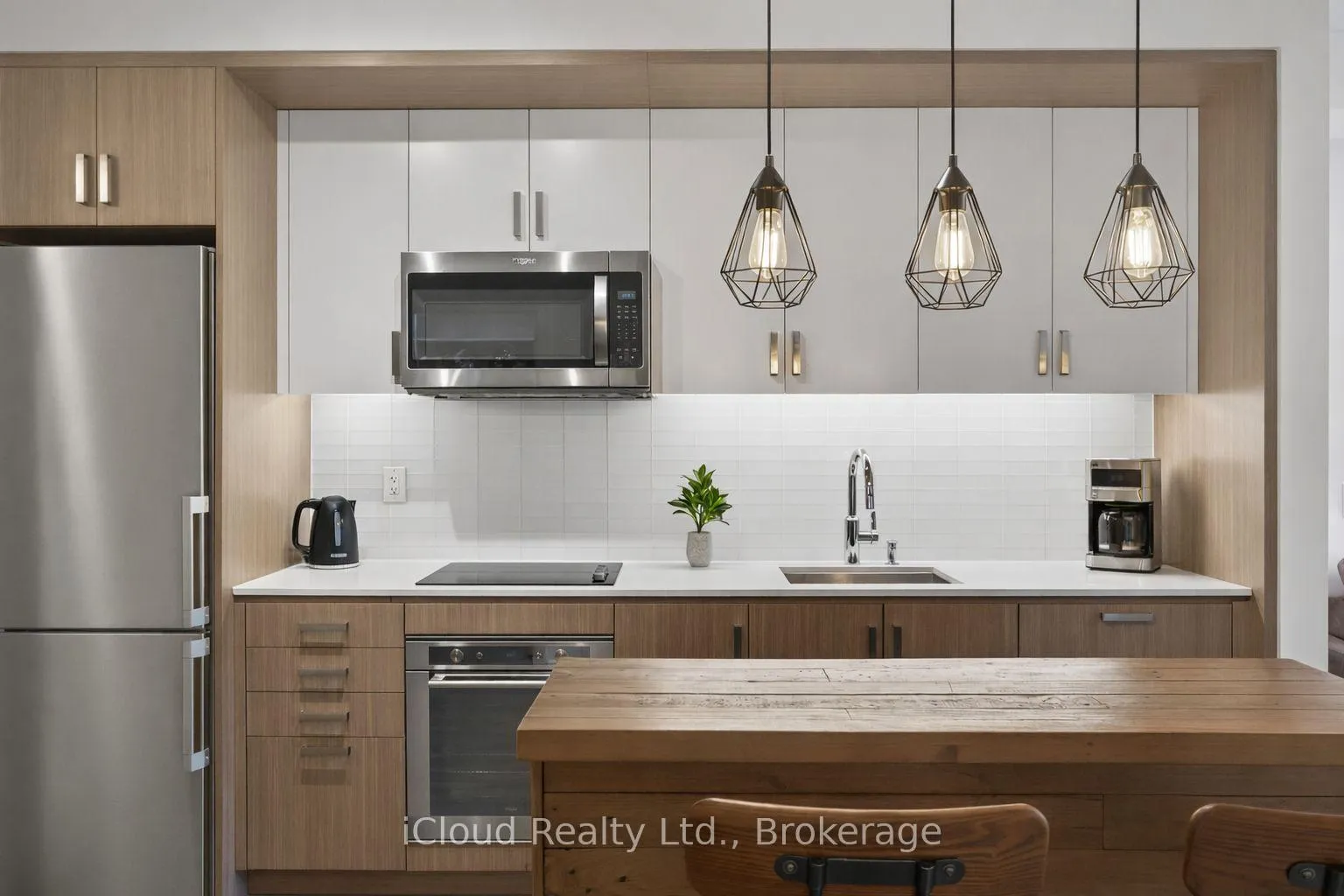 Front of Unit 354, 1575 Lakeshore Road W
