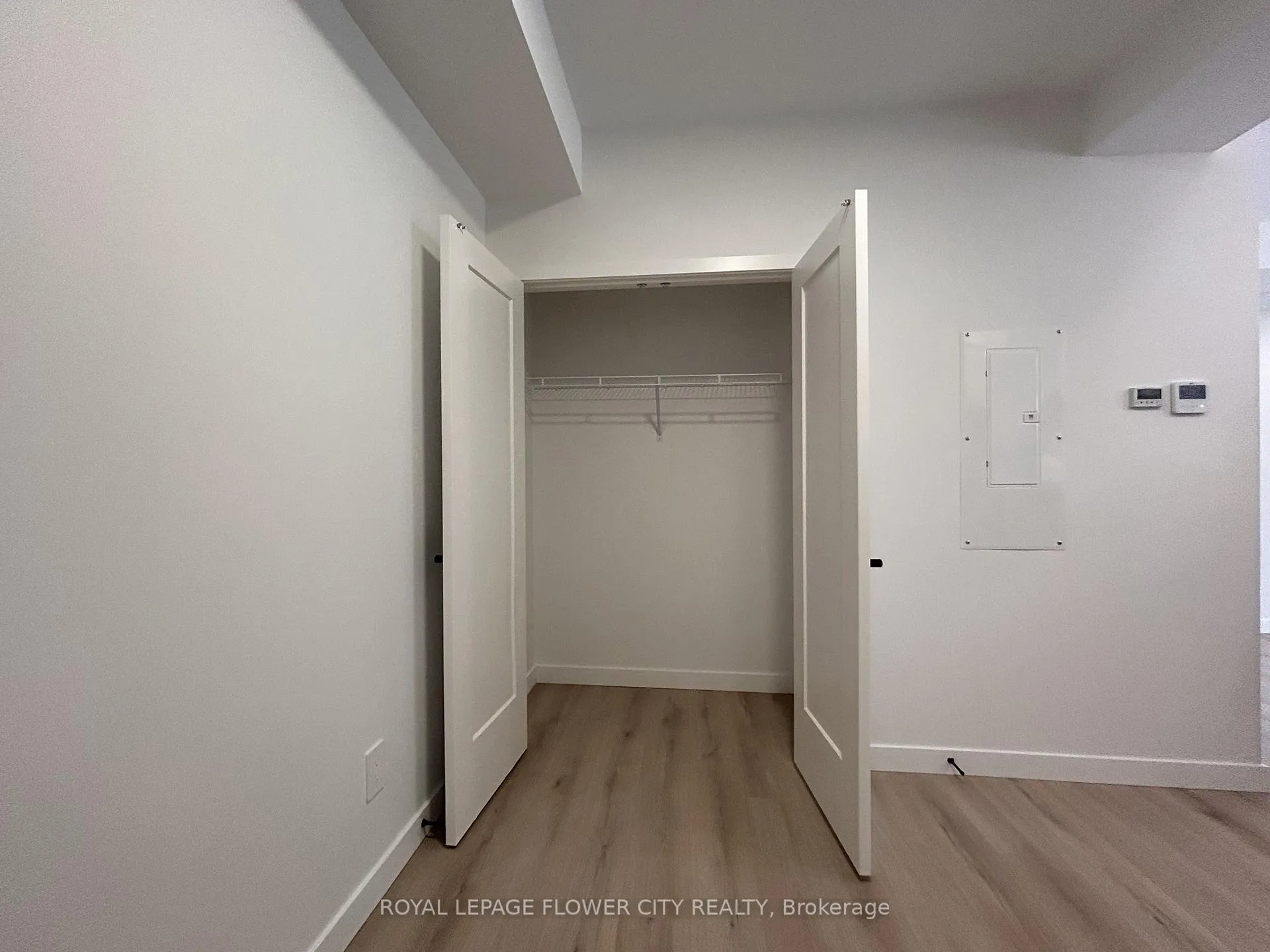 Photo 5 of Unit 49, 31 Mill Street, Kitchener — HOMEH