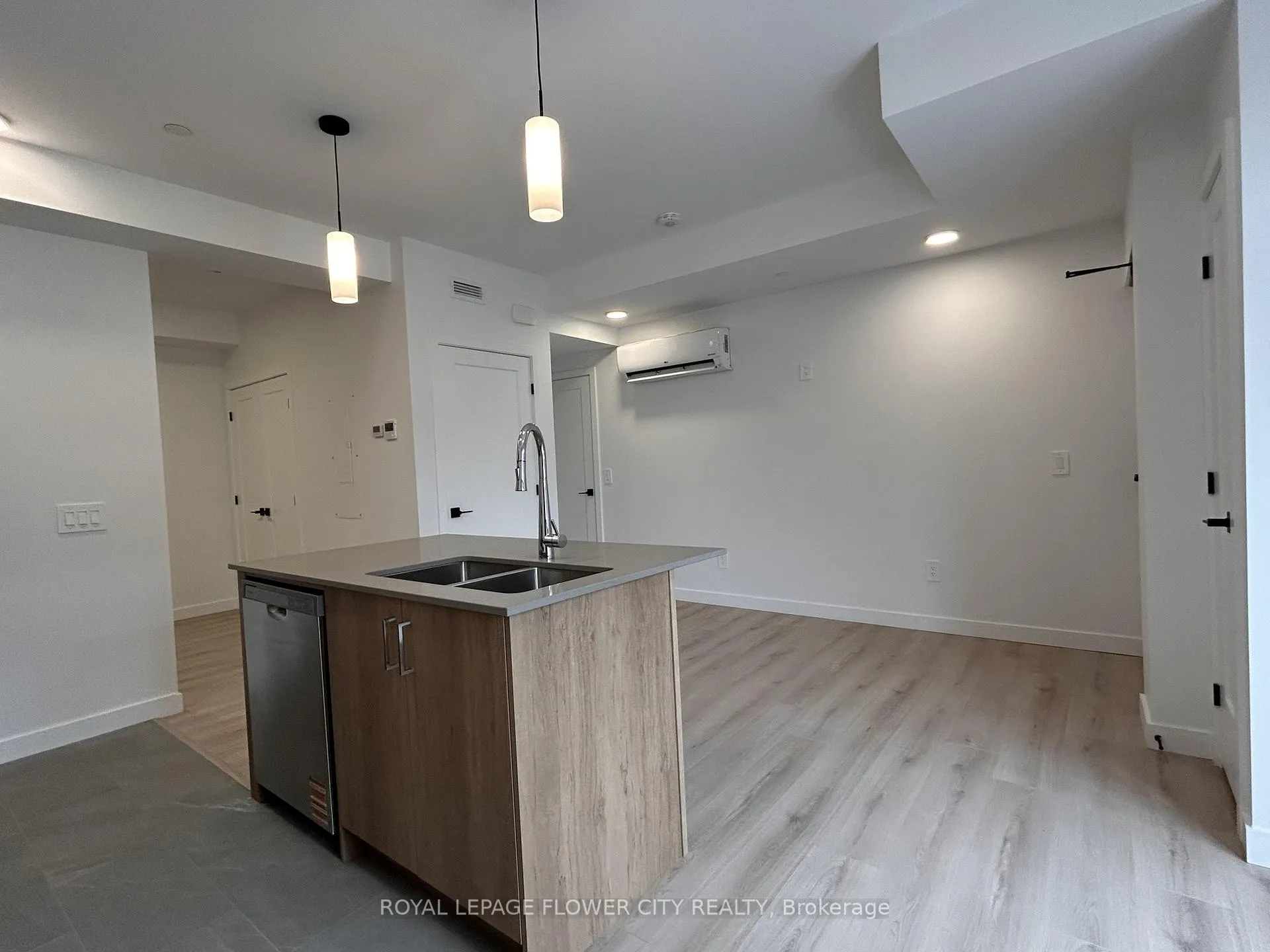 Photo 12 of Unit 49, 31 Mill Street, Kitchener — HOMEH
