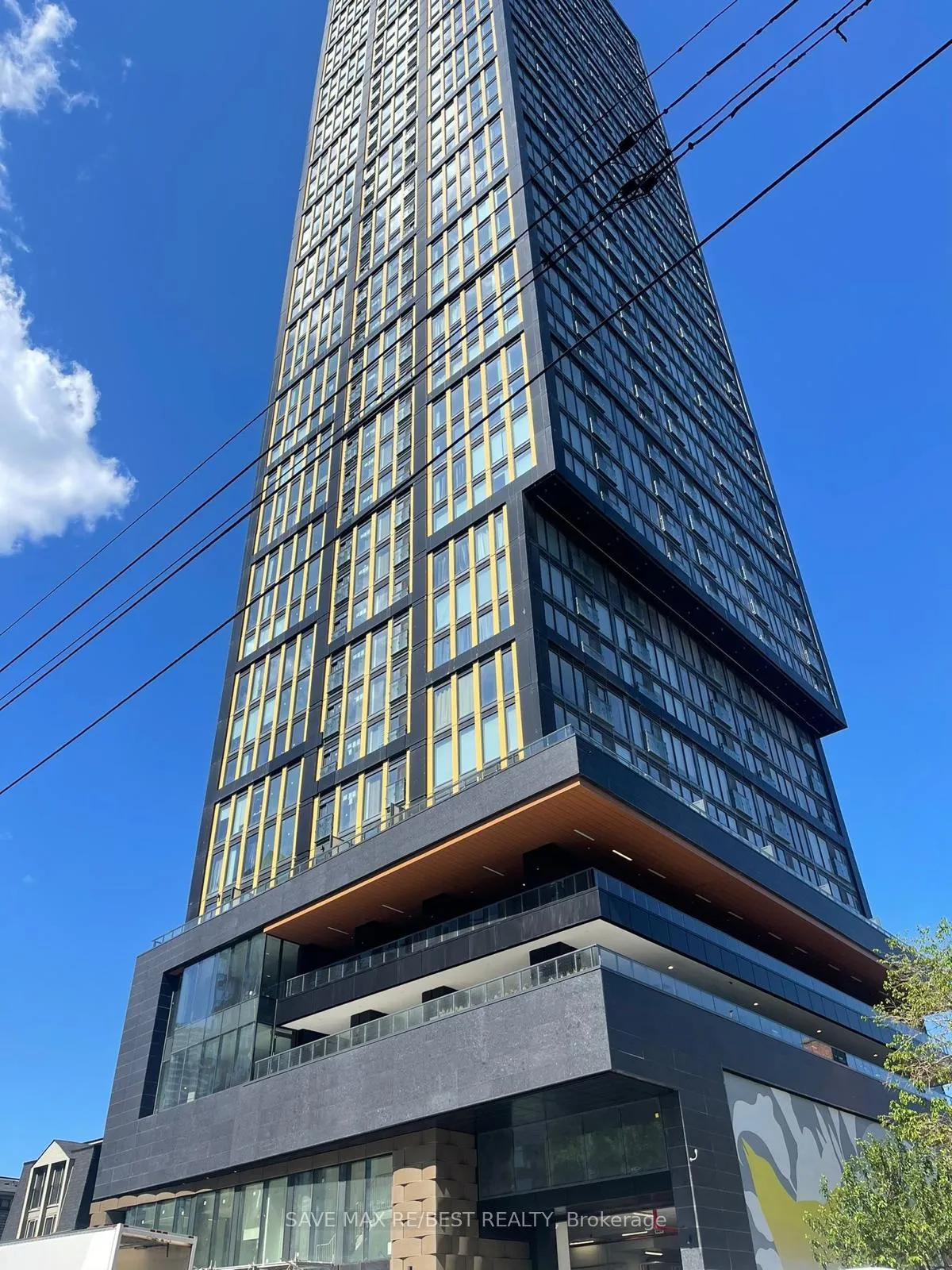Front of Unit 3707, 319 Jarvis Street
