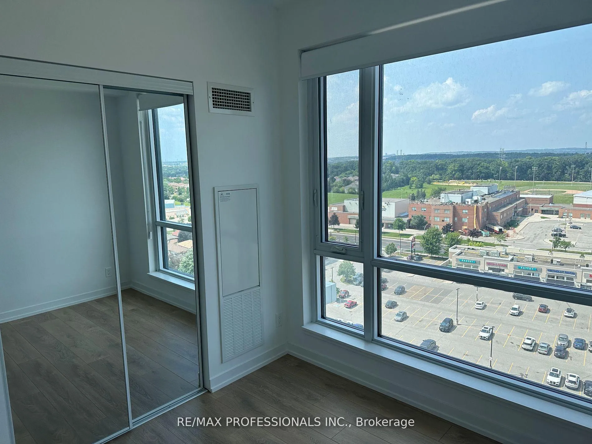 Photo 10 of Unit B1203, 7950 Bathurst Street, Vaughan, Beverley Glen — HOMEH