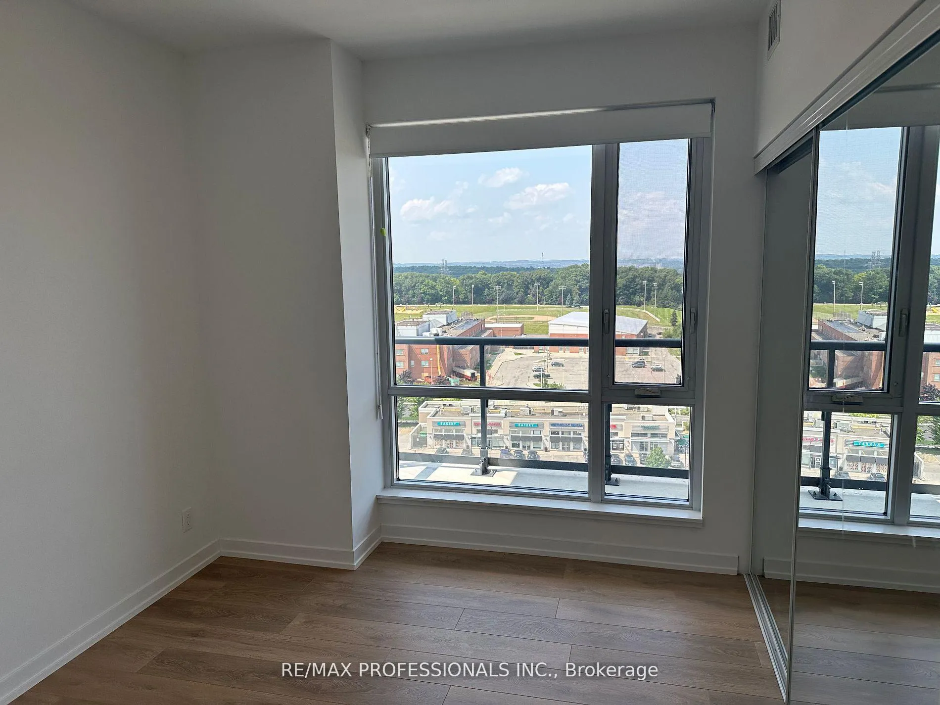Photo 11 of Unit B1203, 7950 Bathurst Street, Vaughan, Beverley Glen — HOMEH