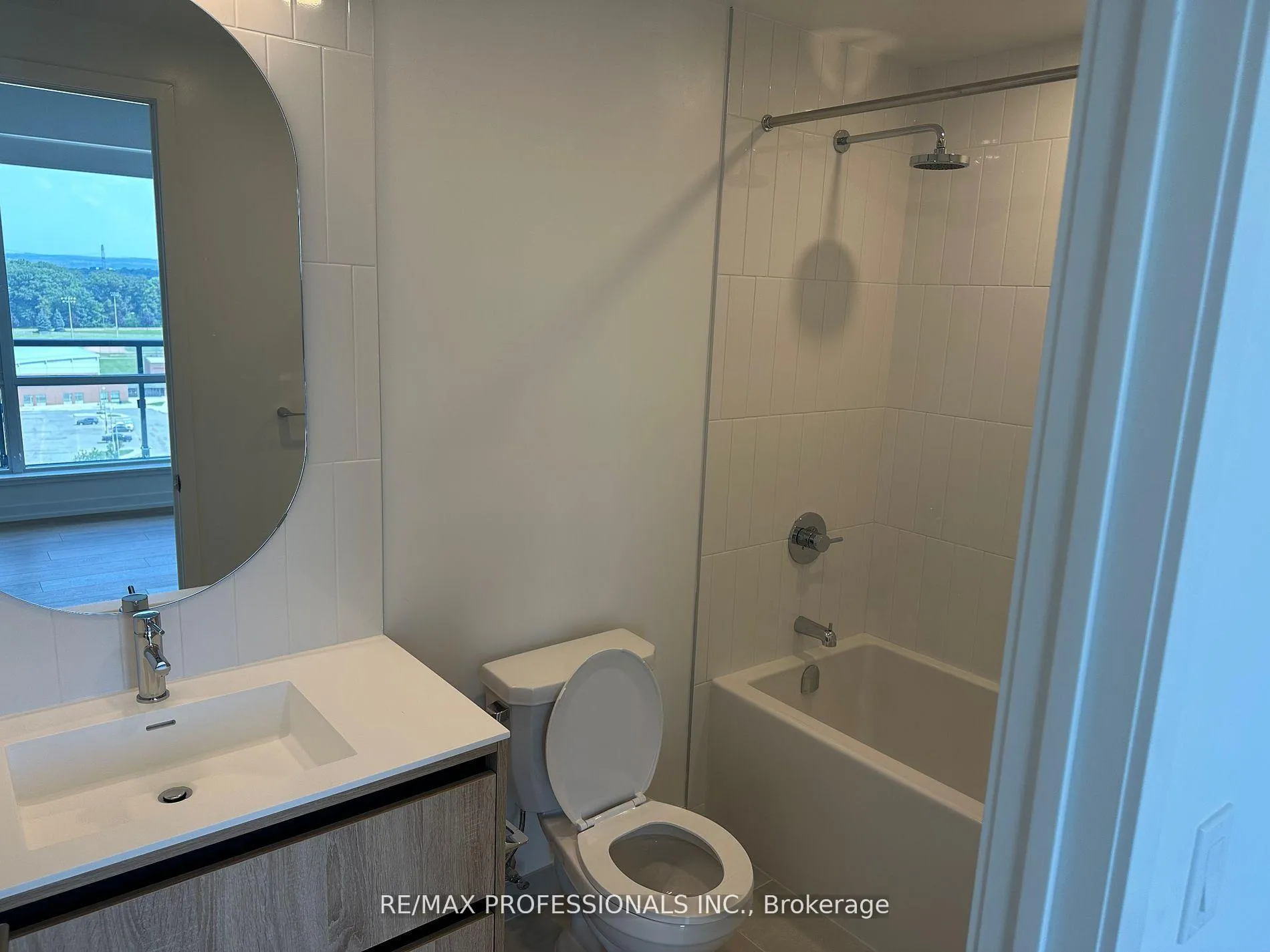 Photo 13 of Unit B1203, 7950 Bathurst Street, Vaughan, Beverley Glen — HOMEH