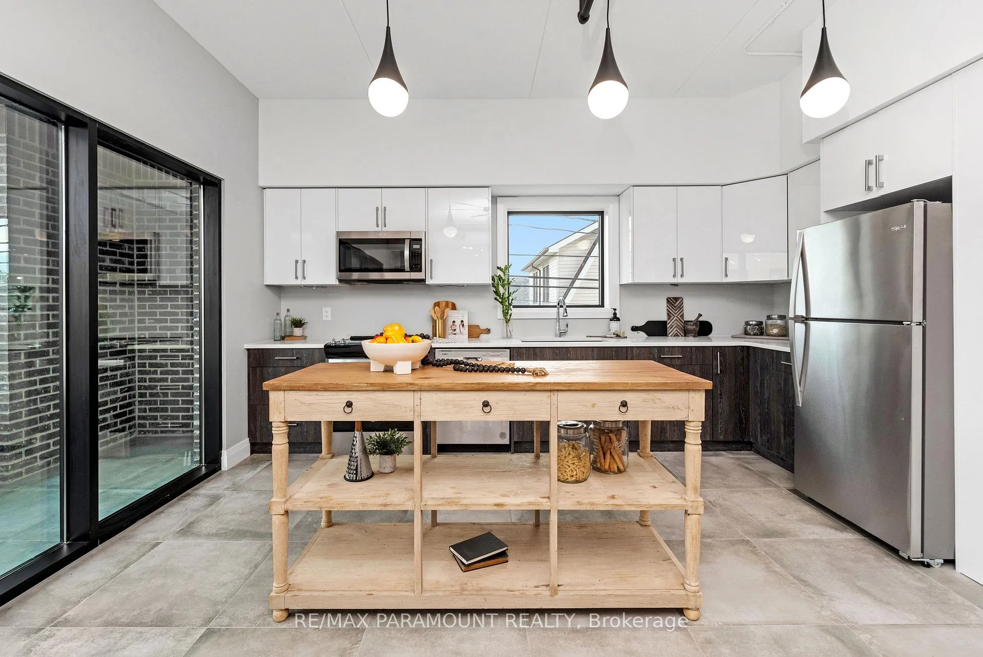 Photo 3 of Unit 404, 781 Erie Street, Windsor — HOMEH