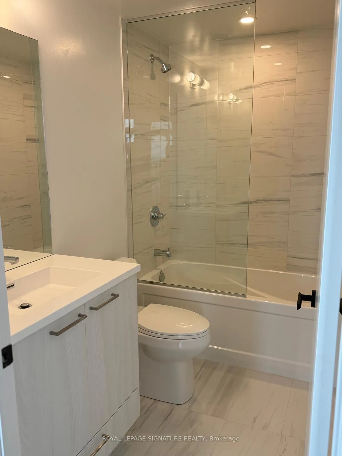Photo 13 of Unit 4002, 225 Commerce Street, Vaughan, Vaughan Corporate Centre — HOMEH