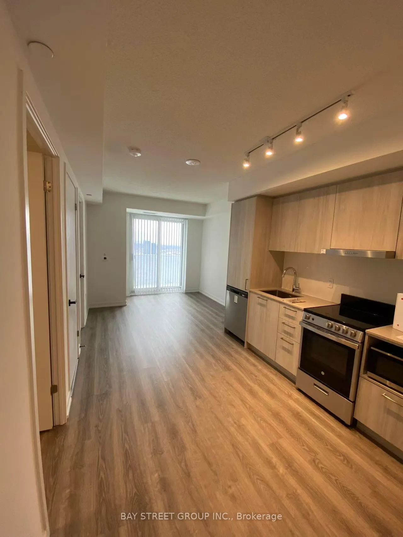 Photo 3 of Unit 3907, 195 Commerce Street, Vaughan, Vaughan Corporate Centre — HOMEH