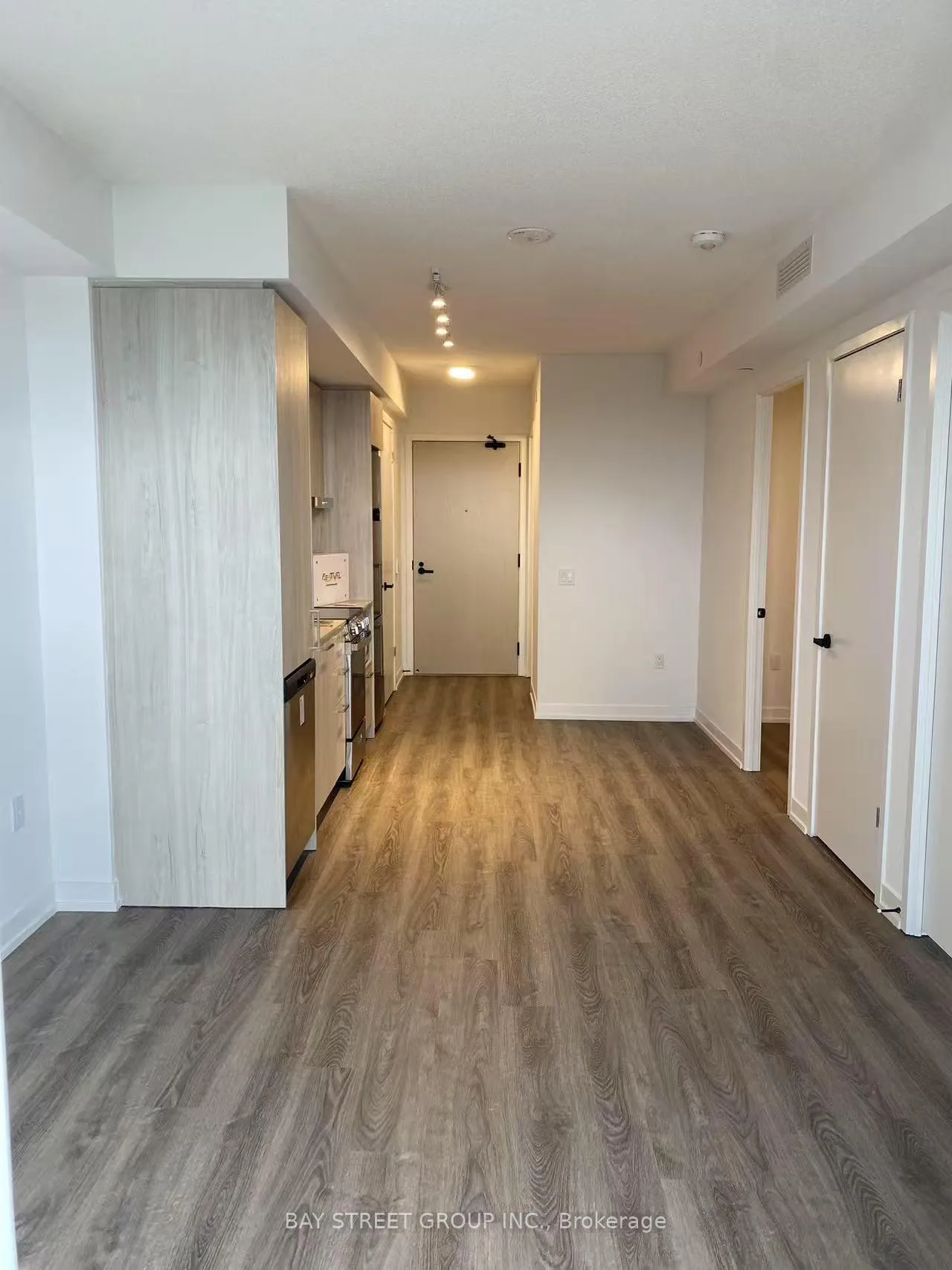 Photo 4 of Unit 3907, 195 Commerce Street, Vaughan, Vaughan Corporate Centre — HOMEH